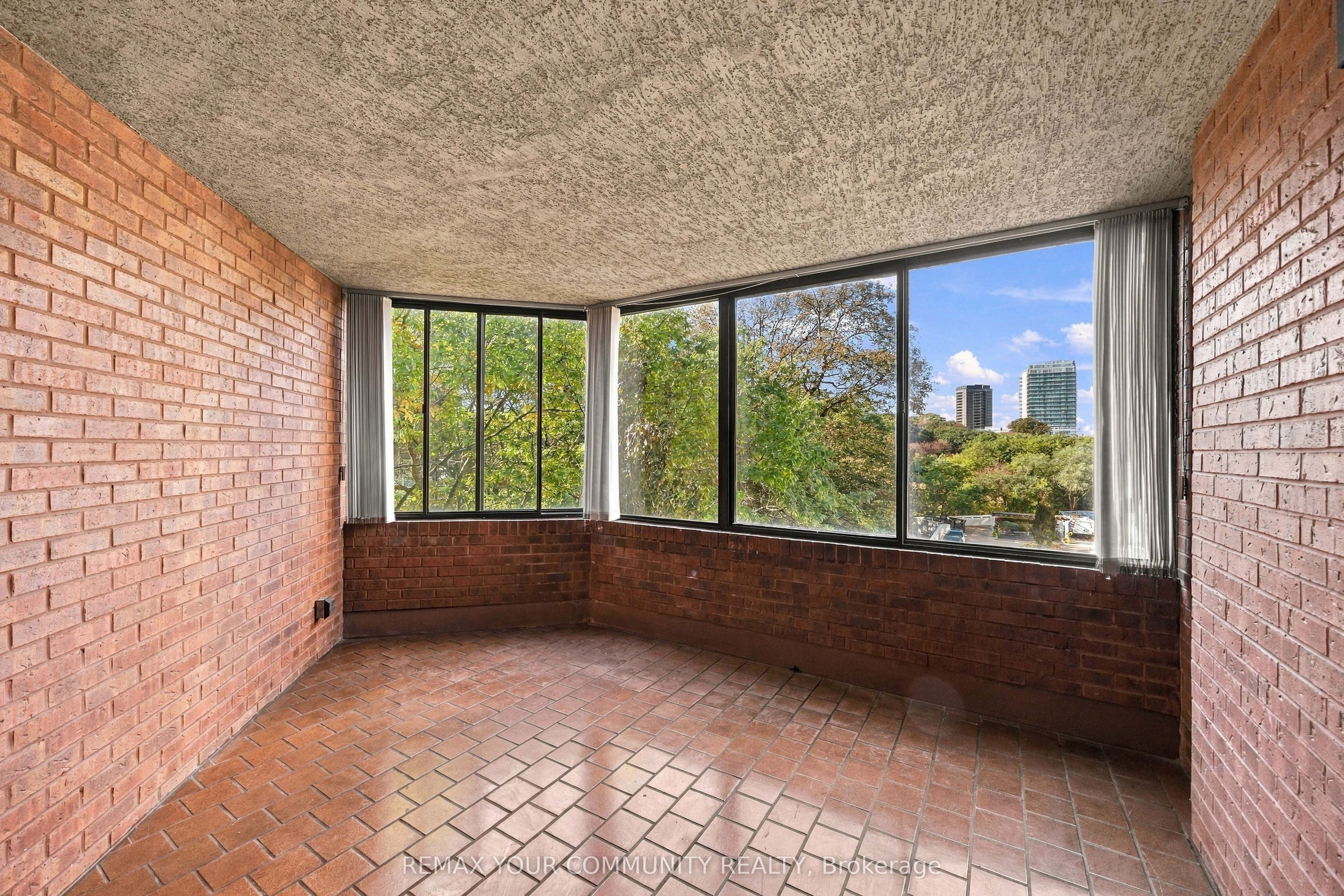 349 St Clair Avenue W 410 Property Photo 30