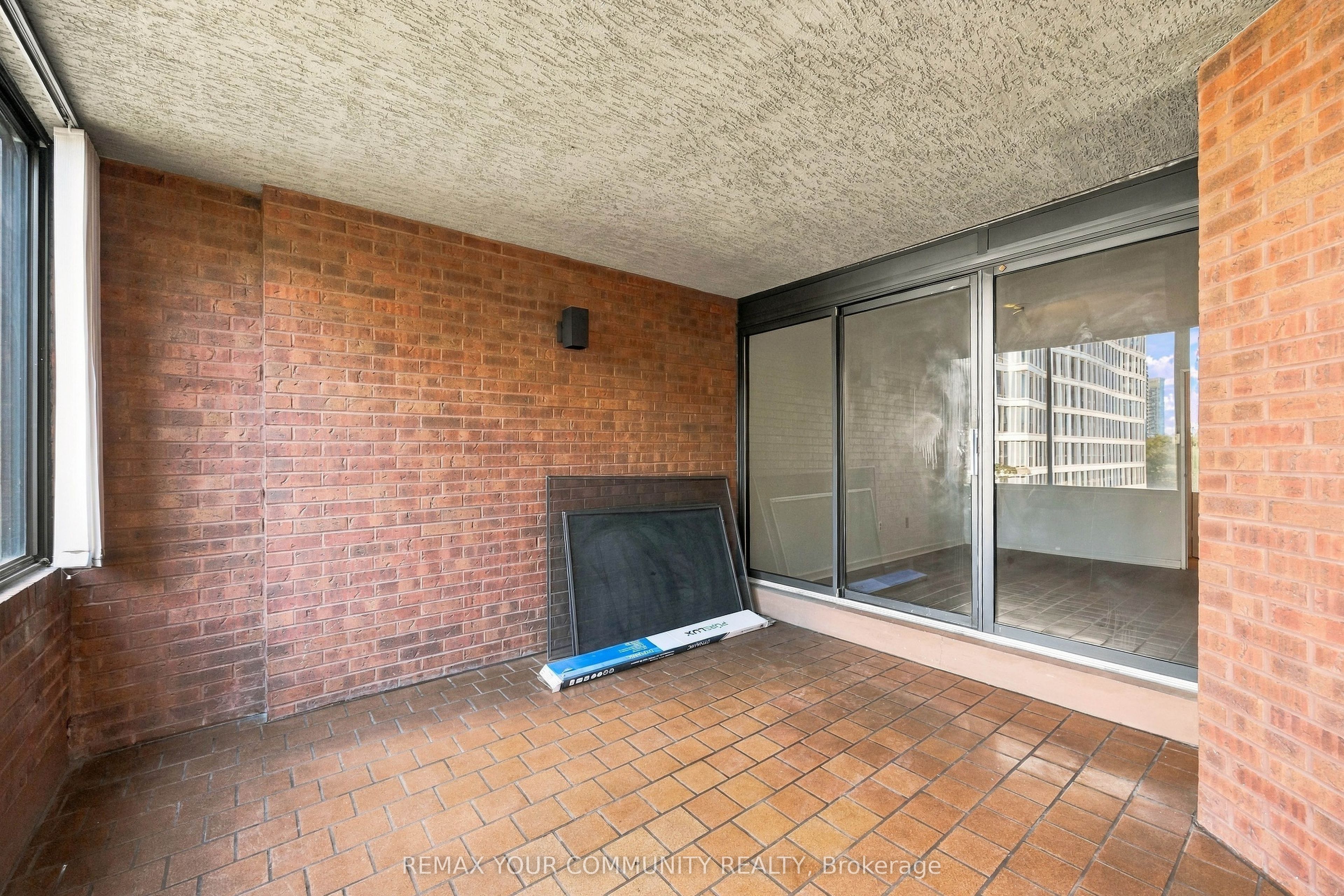 349 St Clair Avenue W 410 Property Photo 31