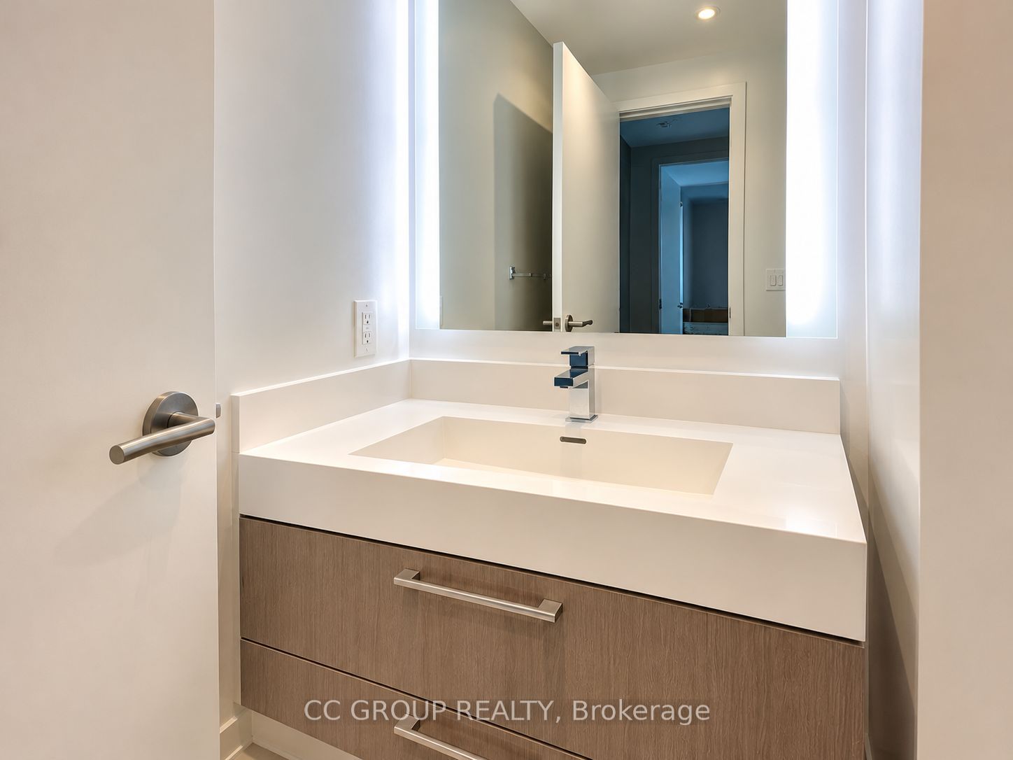 1 Yorkville Avenue 2901 Property Photo 12