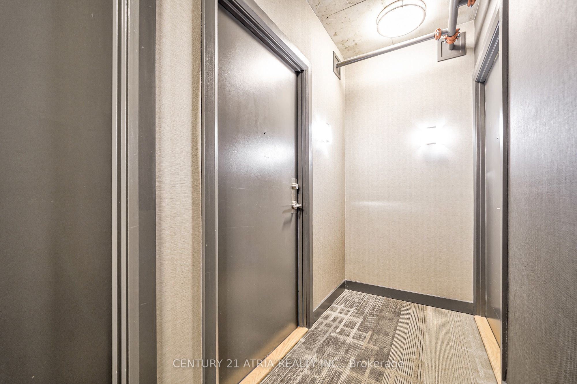 210 Simcoe Street 1003 Property Photo 6