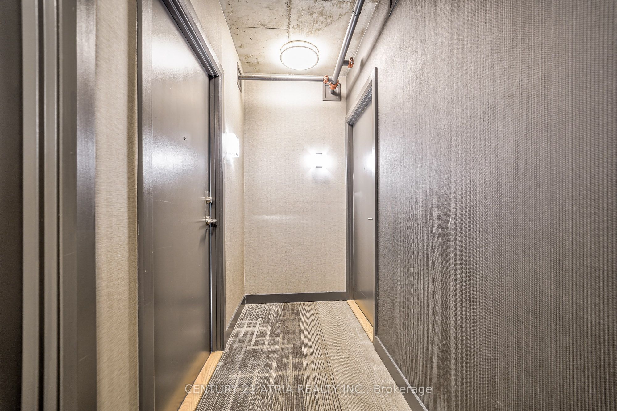 210 Simcoe Street 1003 Property Photo 7