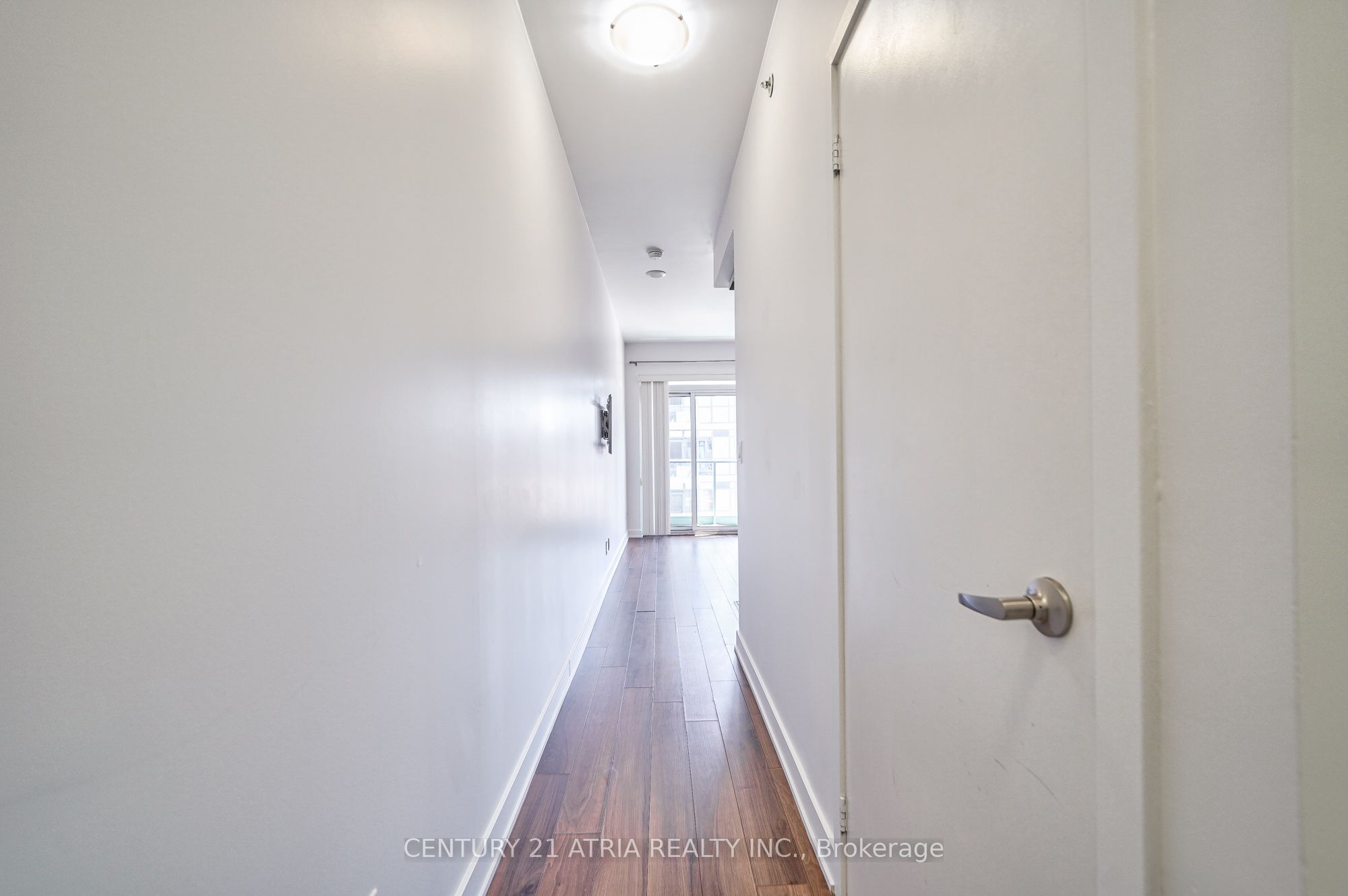 210 Simcoe Street 1003 Property Photo 10