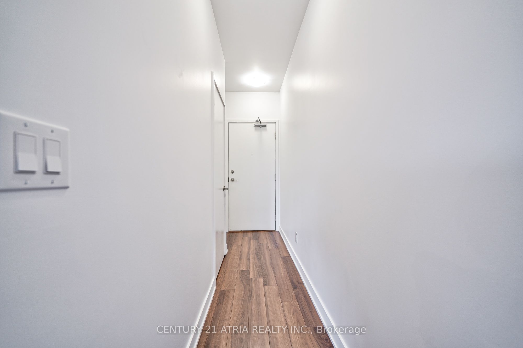 210 Simcoe Street 1003 Property Photo 13