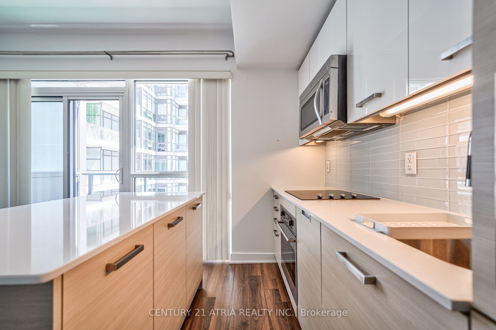 210 Simcoe Street 1003 Property Photo 17