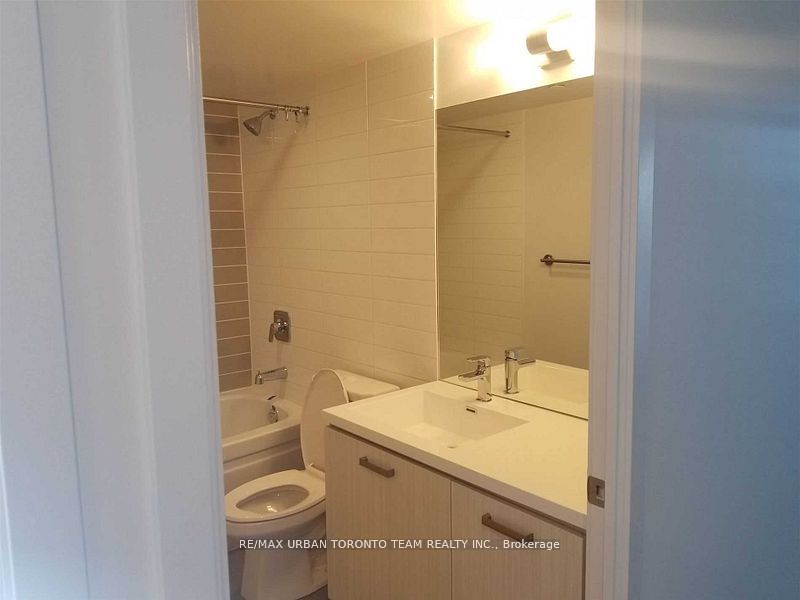 125 Redpath Avenue 2405 Property Photo 5