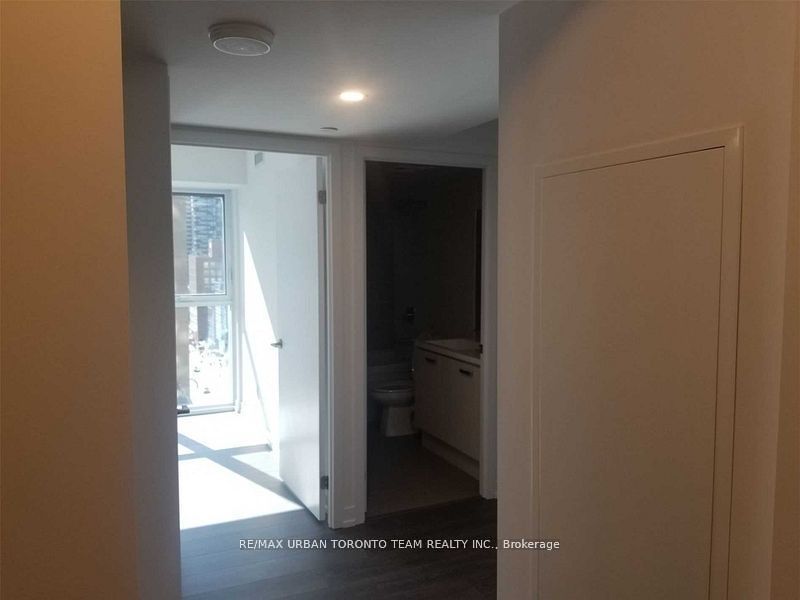 125 Redpath Avenue 2405 Property Photo 8