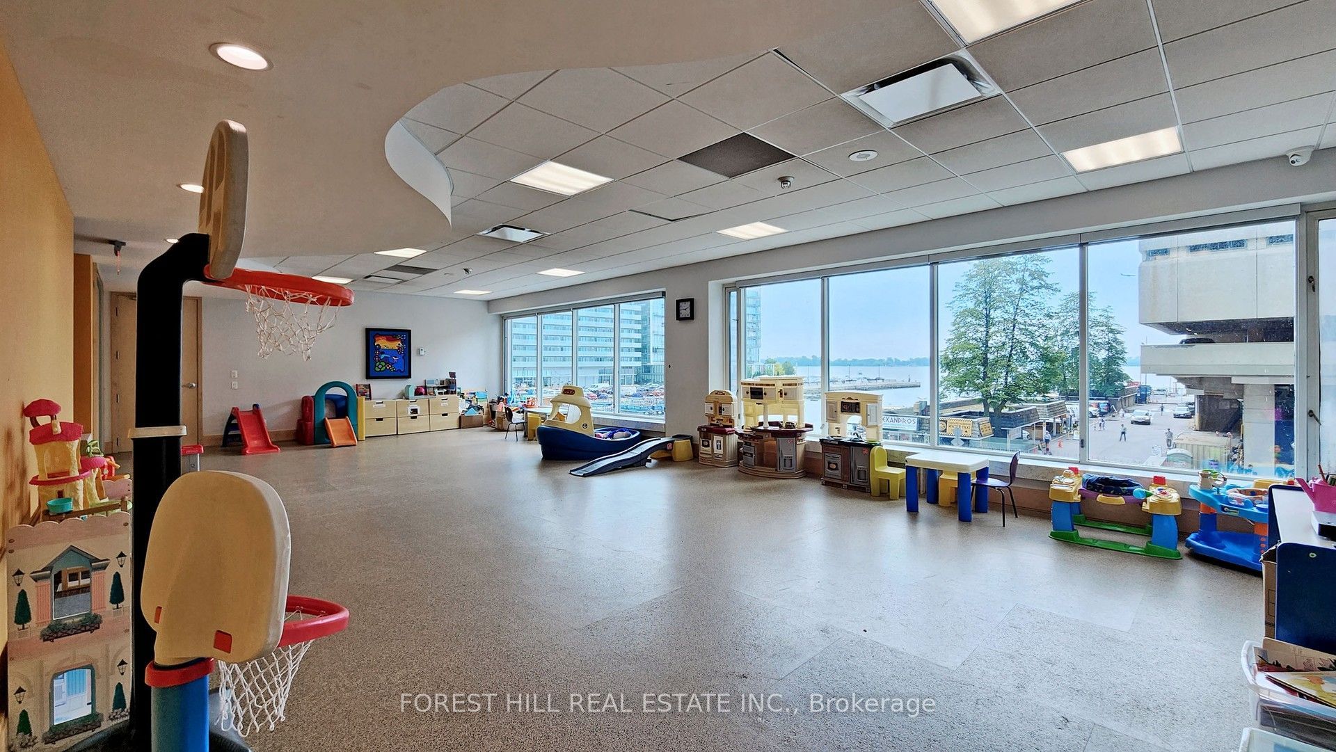 10 Yonge Street 1810 Property Photo 23