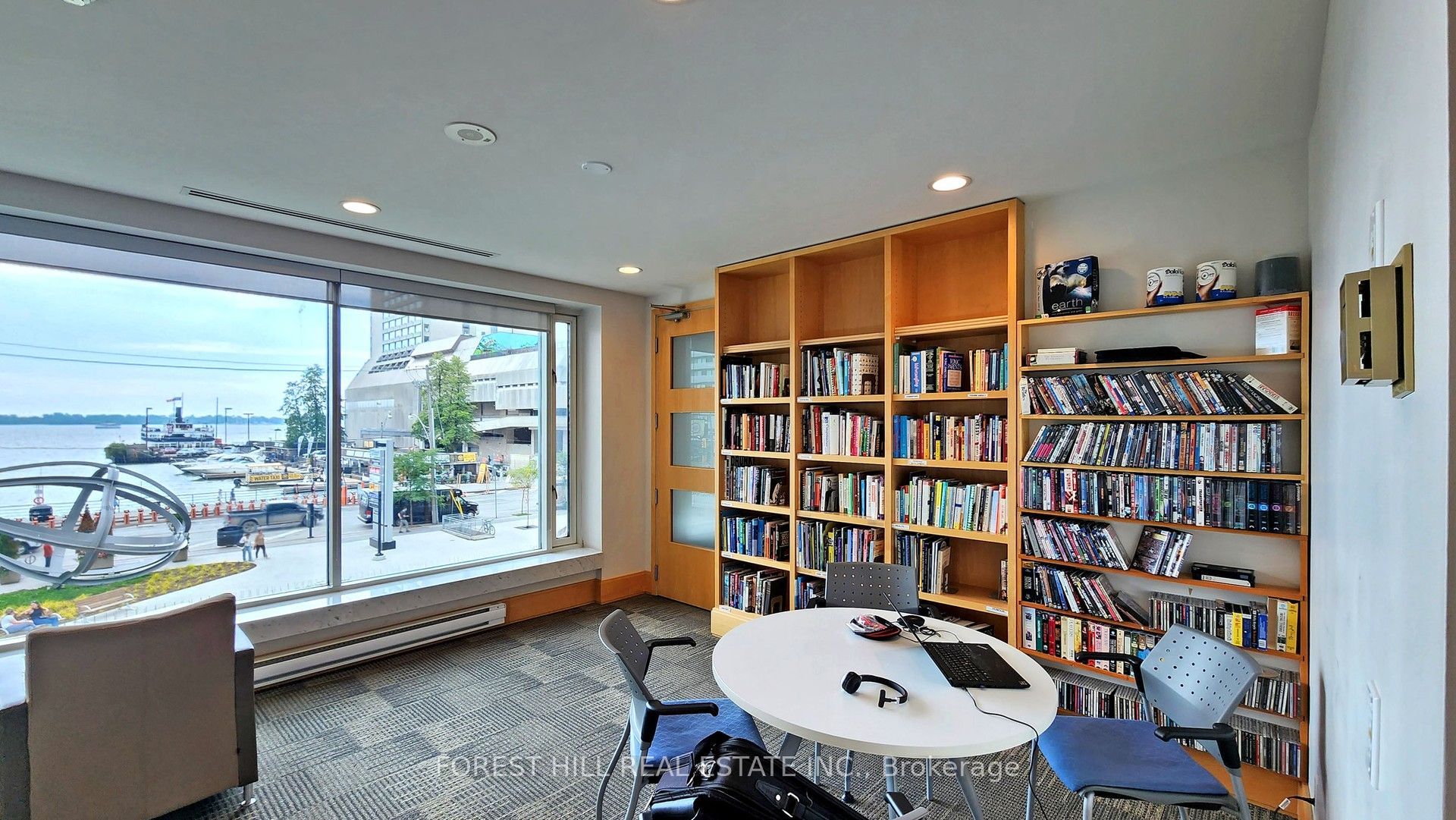 10 Yonge Street 1810 Property Photo 24