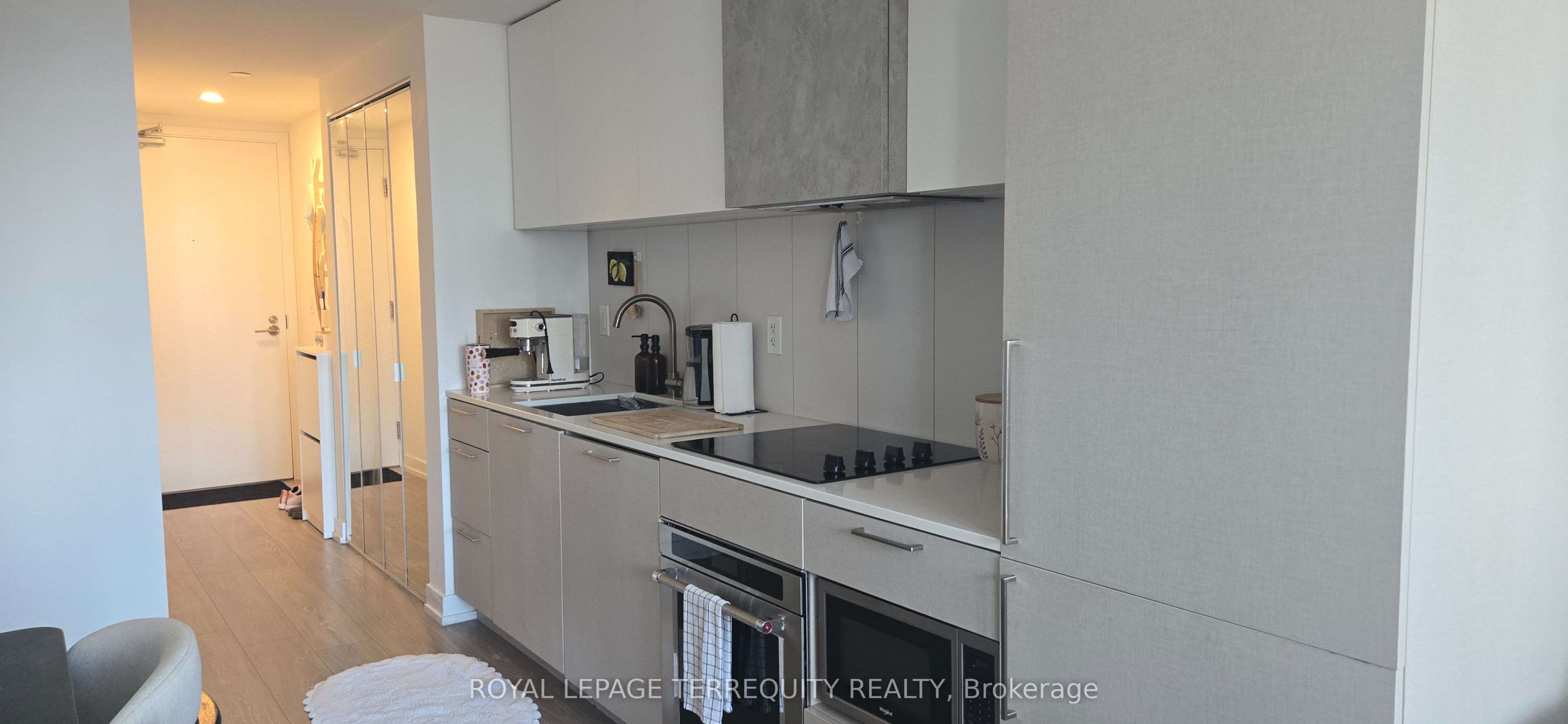 19 Western Battery Road 1511 Property Photo 5