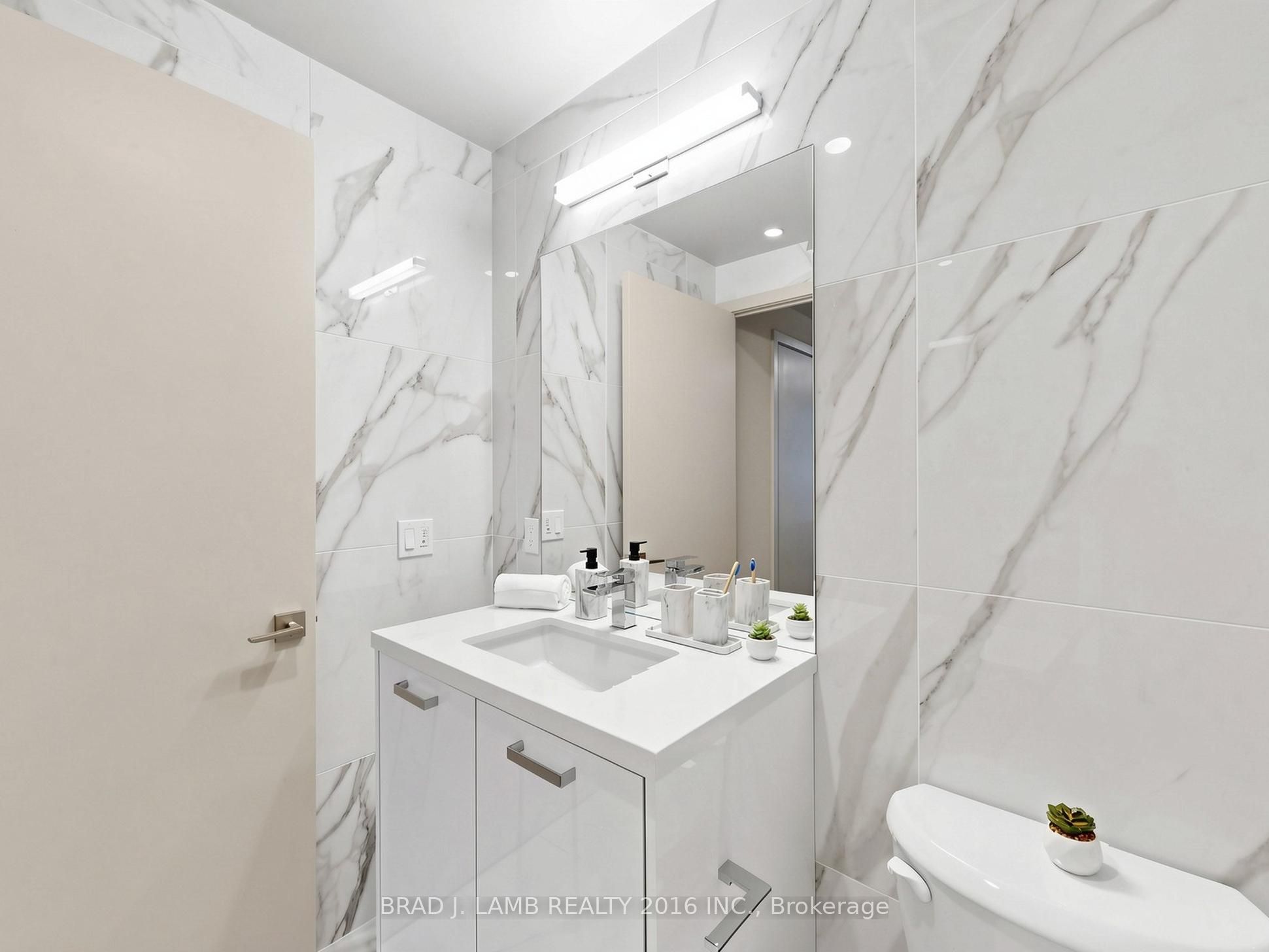 284 King Street E 305 Property Photo 25