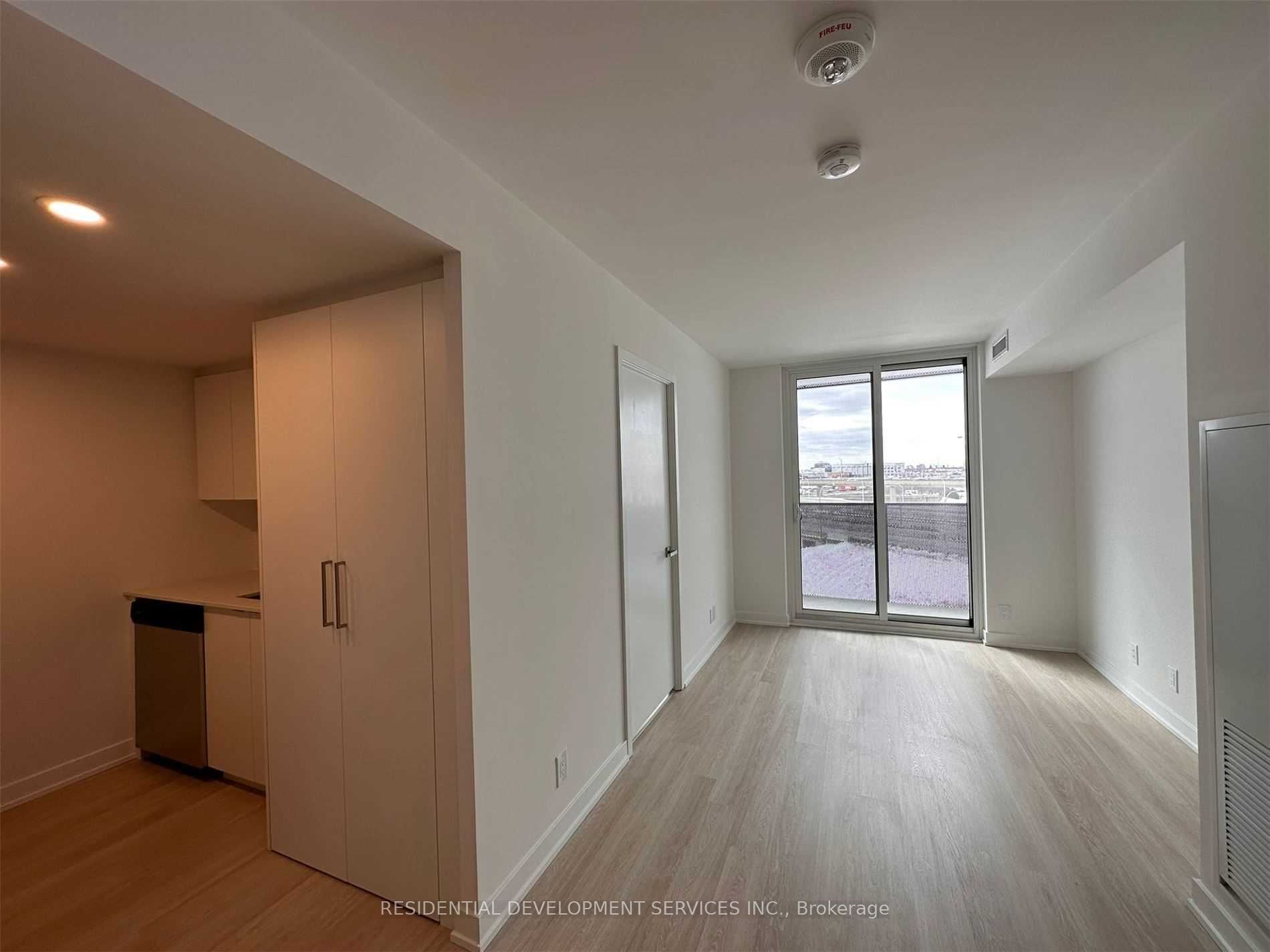 30 Tretti Way 514 Property Photo 3