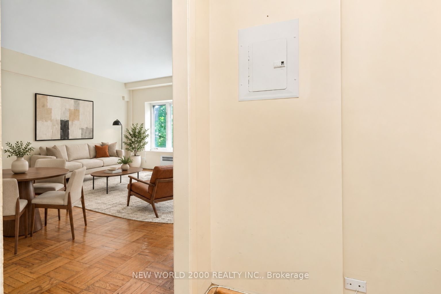 110 St Clair Avenue W 303 Property Photo 4