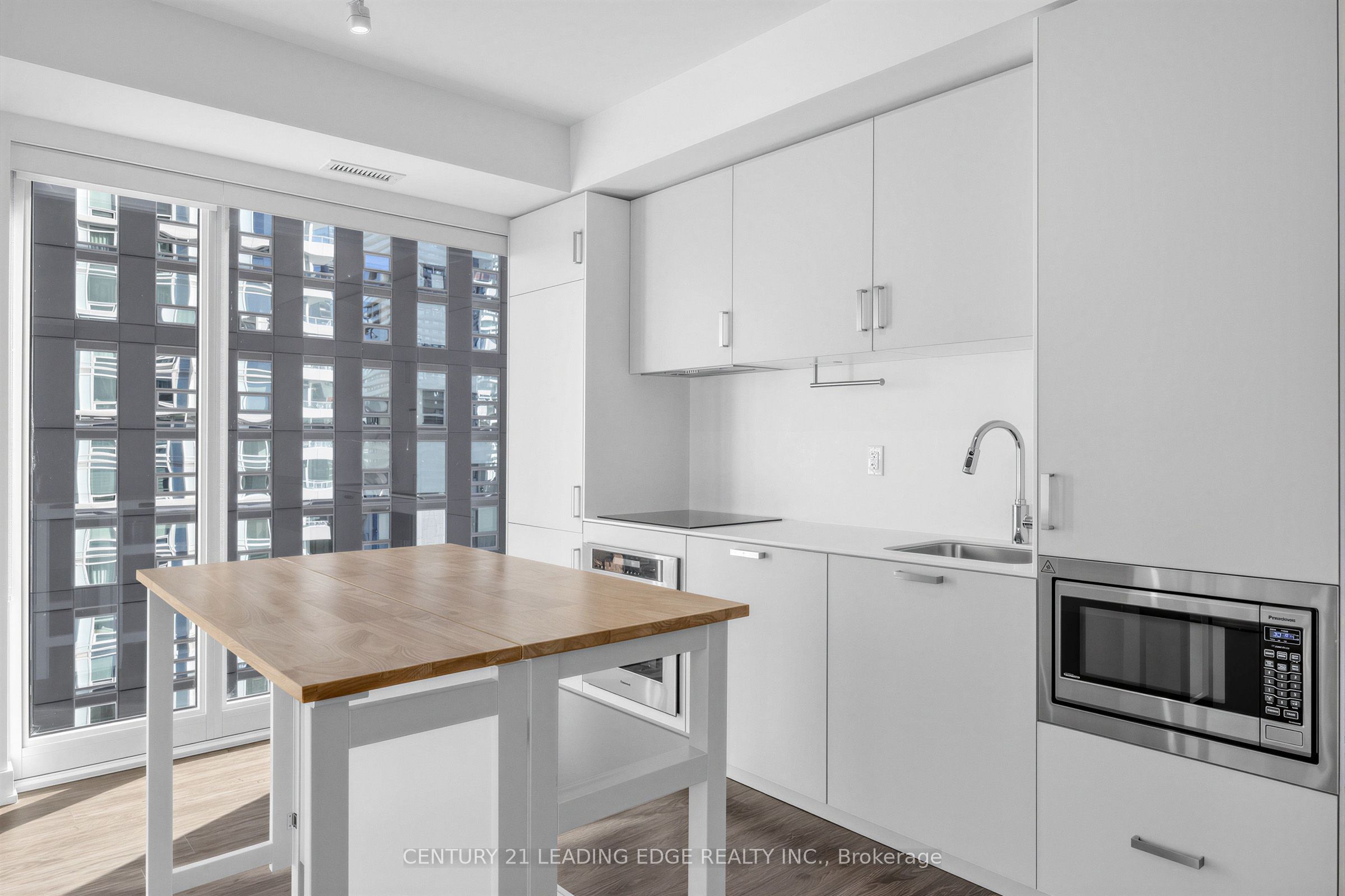88 Queen Street E 1602 Property Photo 7