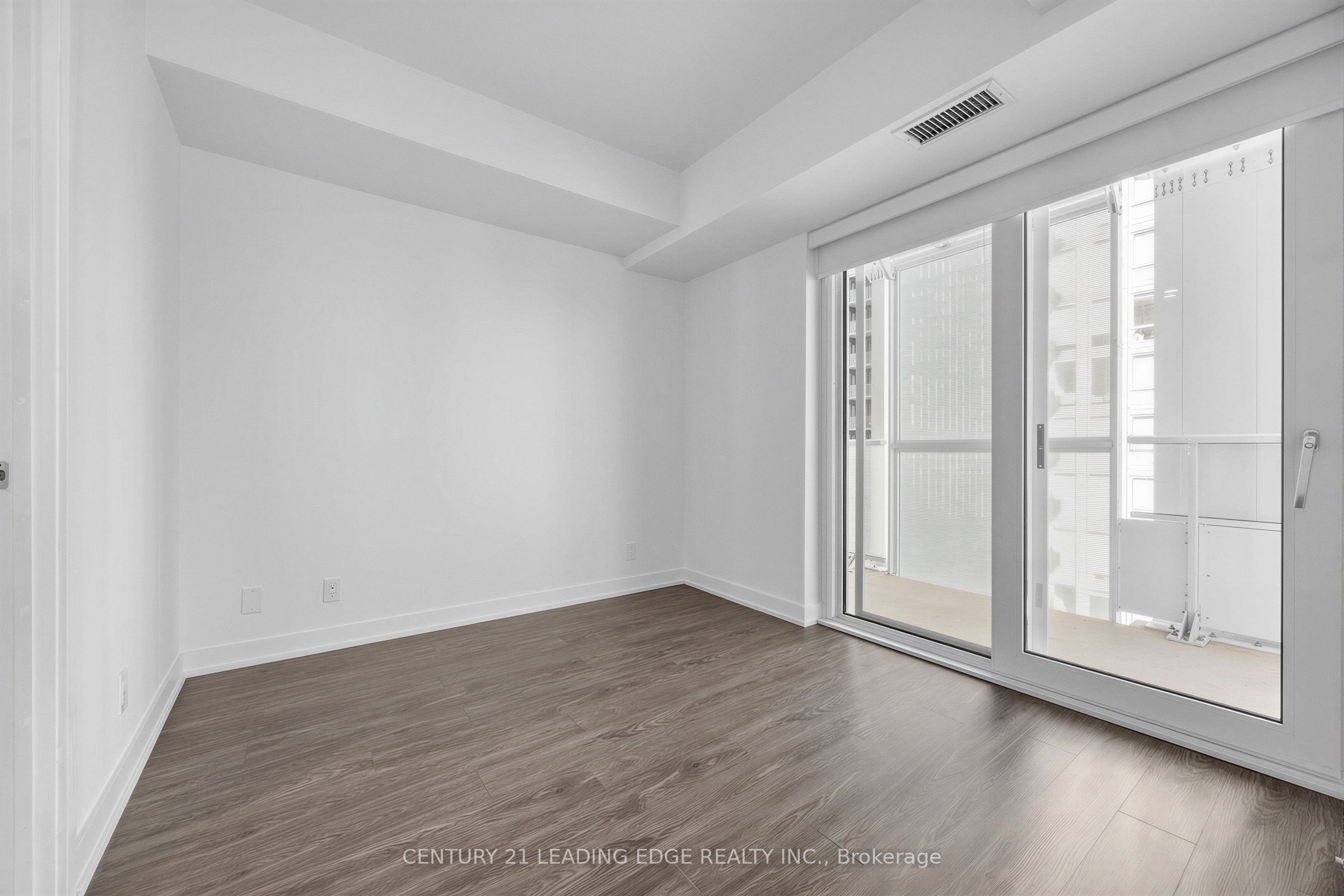 88 Queen Street E 1602 Property Photo 17