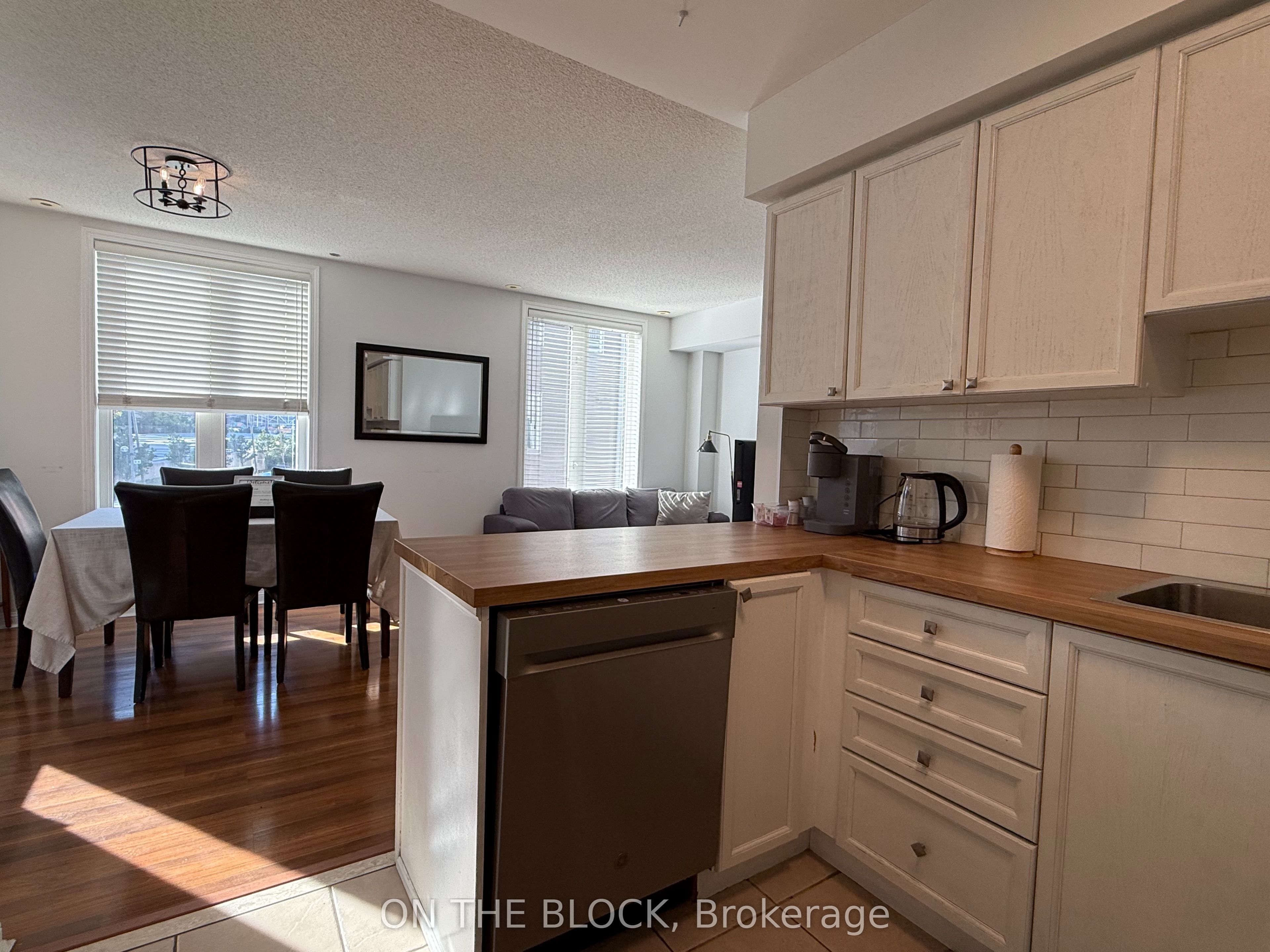 28 Douro Street 223 Property Photo 1