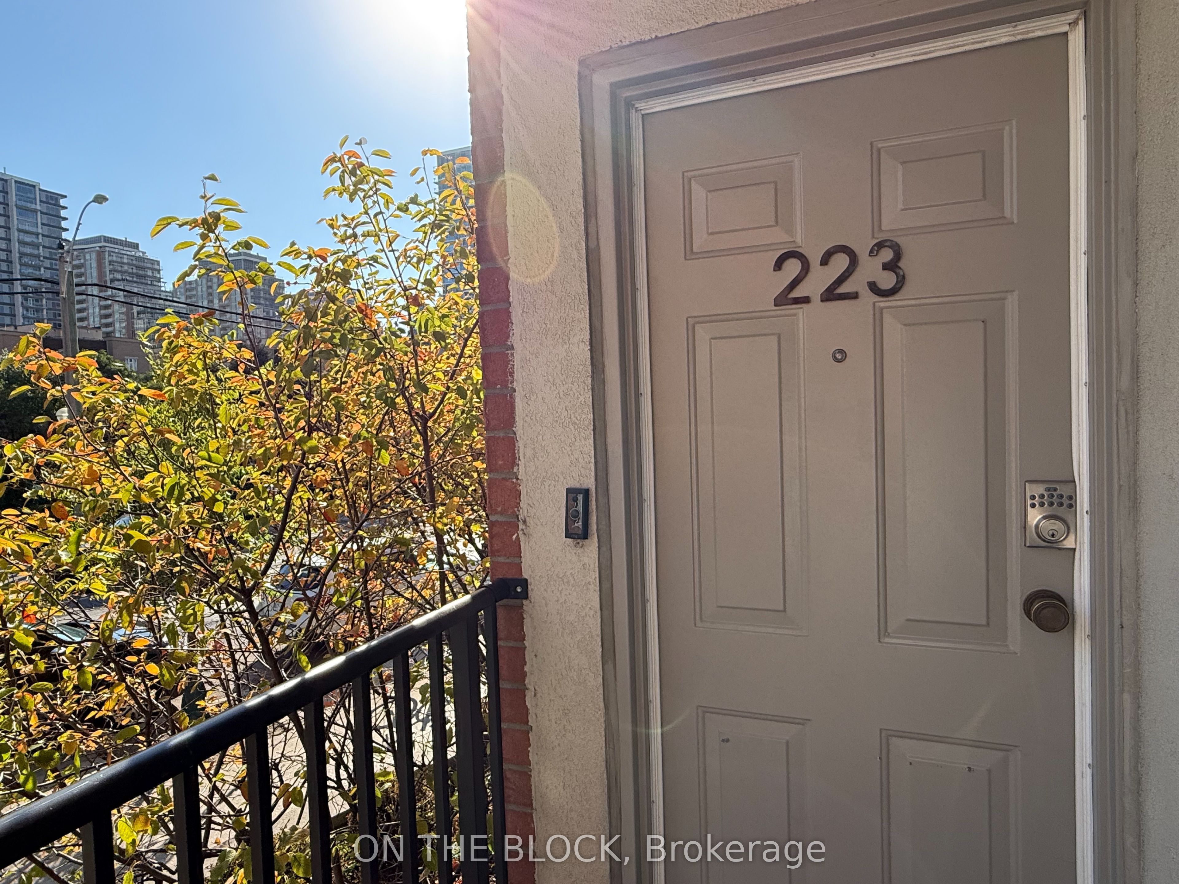 28 Douro Street 223 Property Photo 3