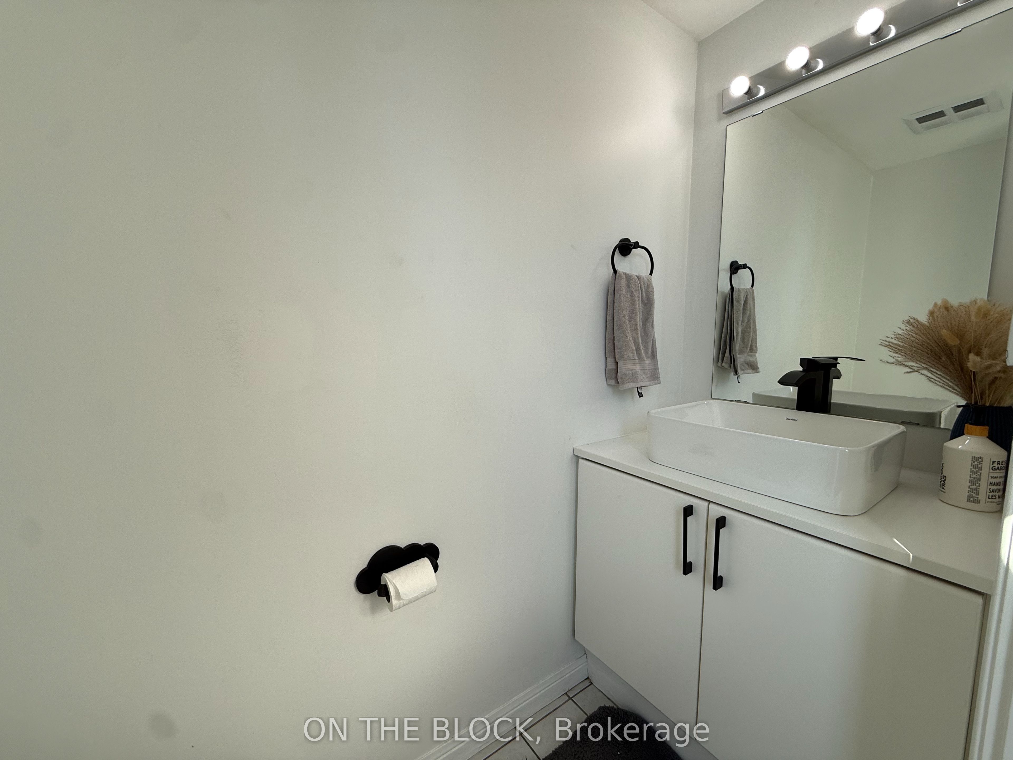 28 Douro Street 223 Property Photo 12