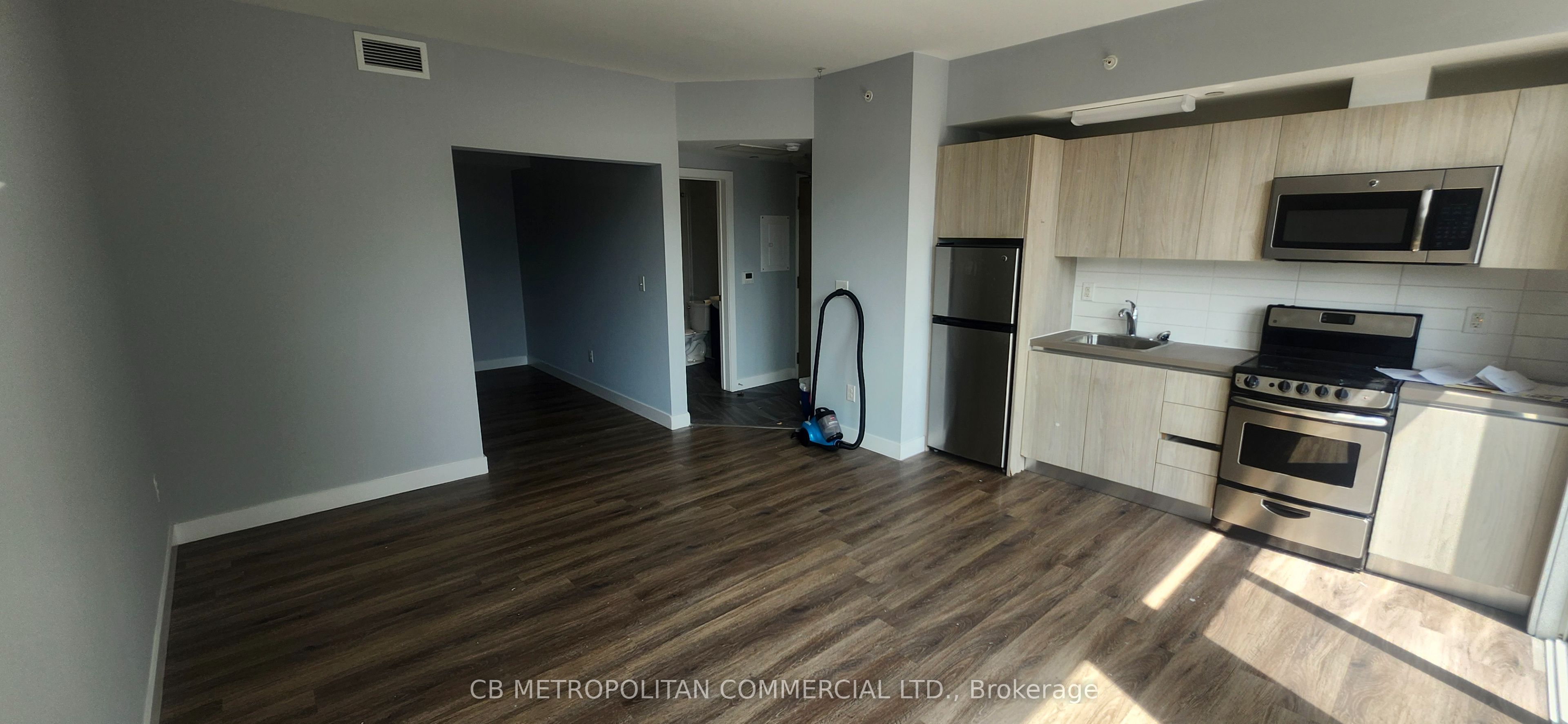 335 College Street 303 Property Photo 4