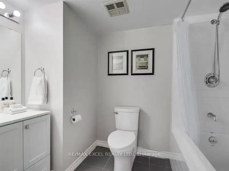 456 College Street 602 Master Bedroom Property Photo 3