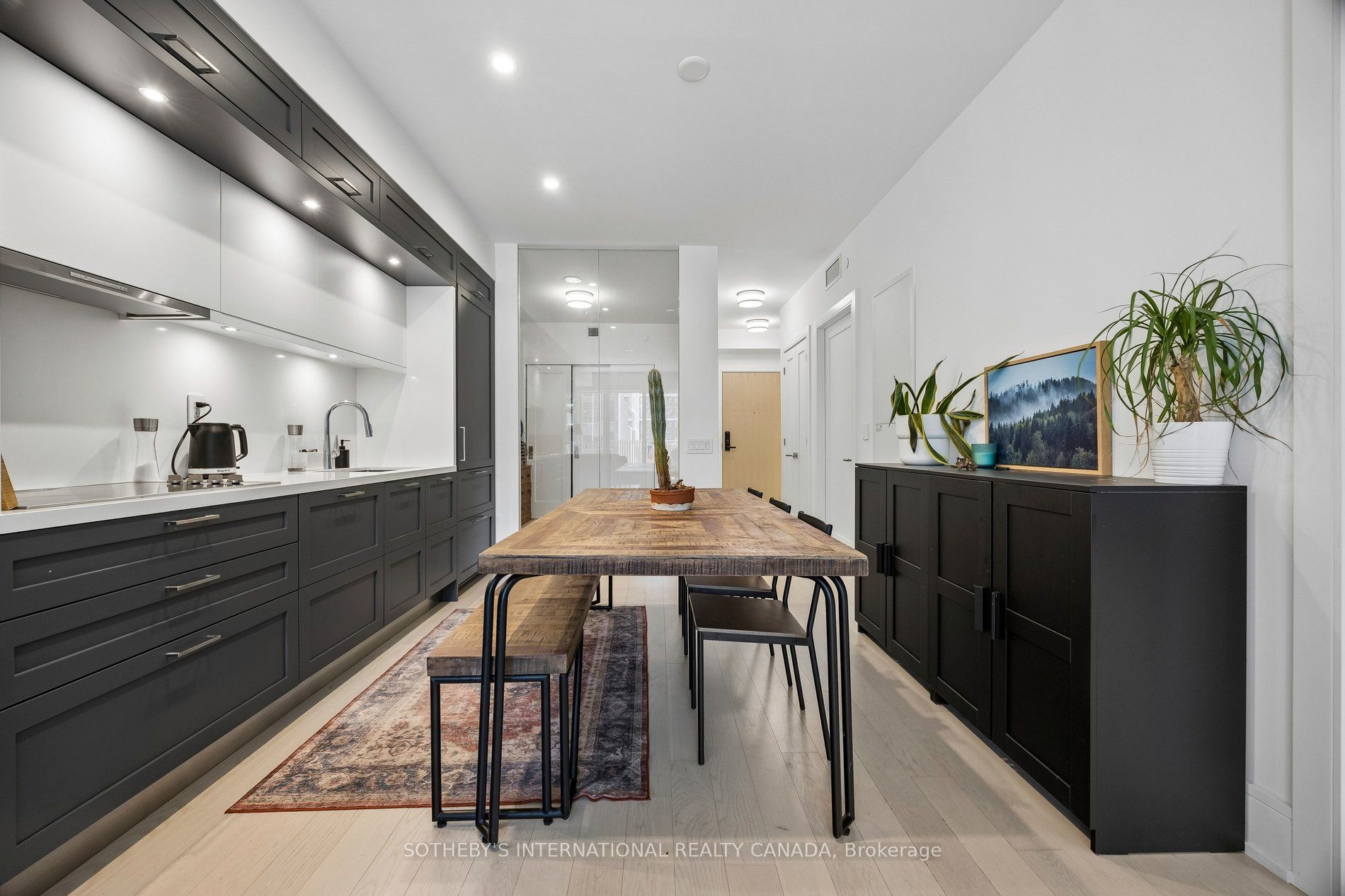 155 Merchants' Wharf 323 Property Photo 4