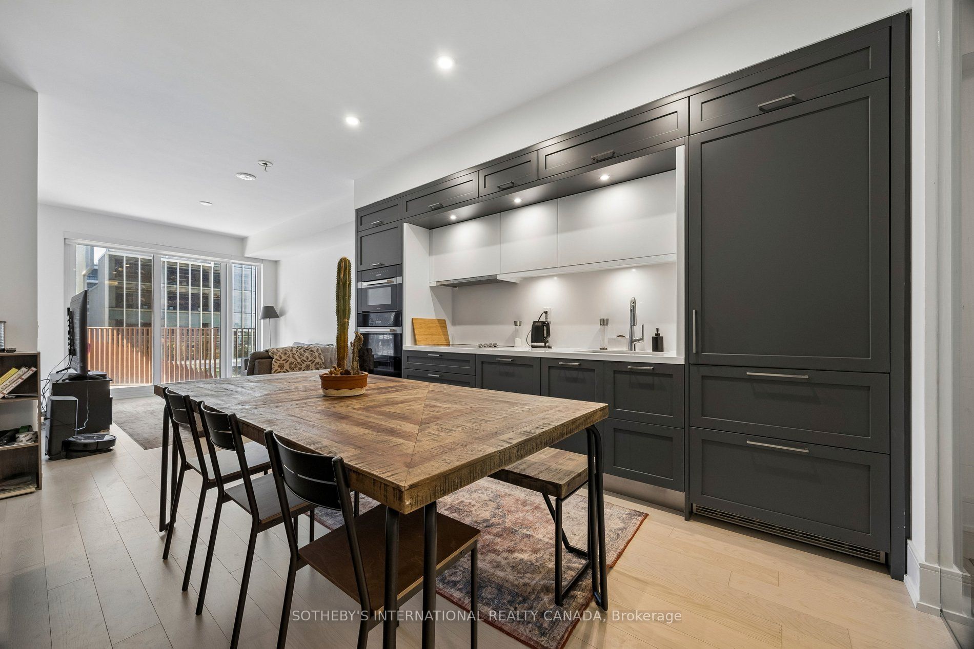 155 Merchants' Wharf 323 Property Photo 6