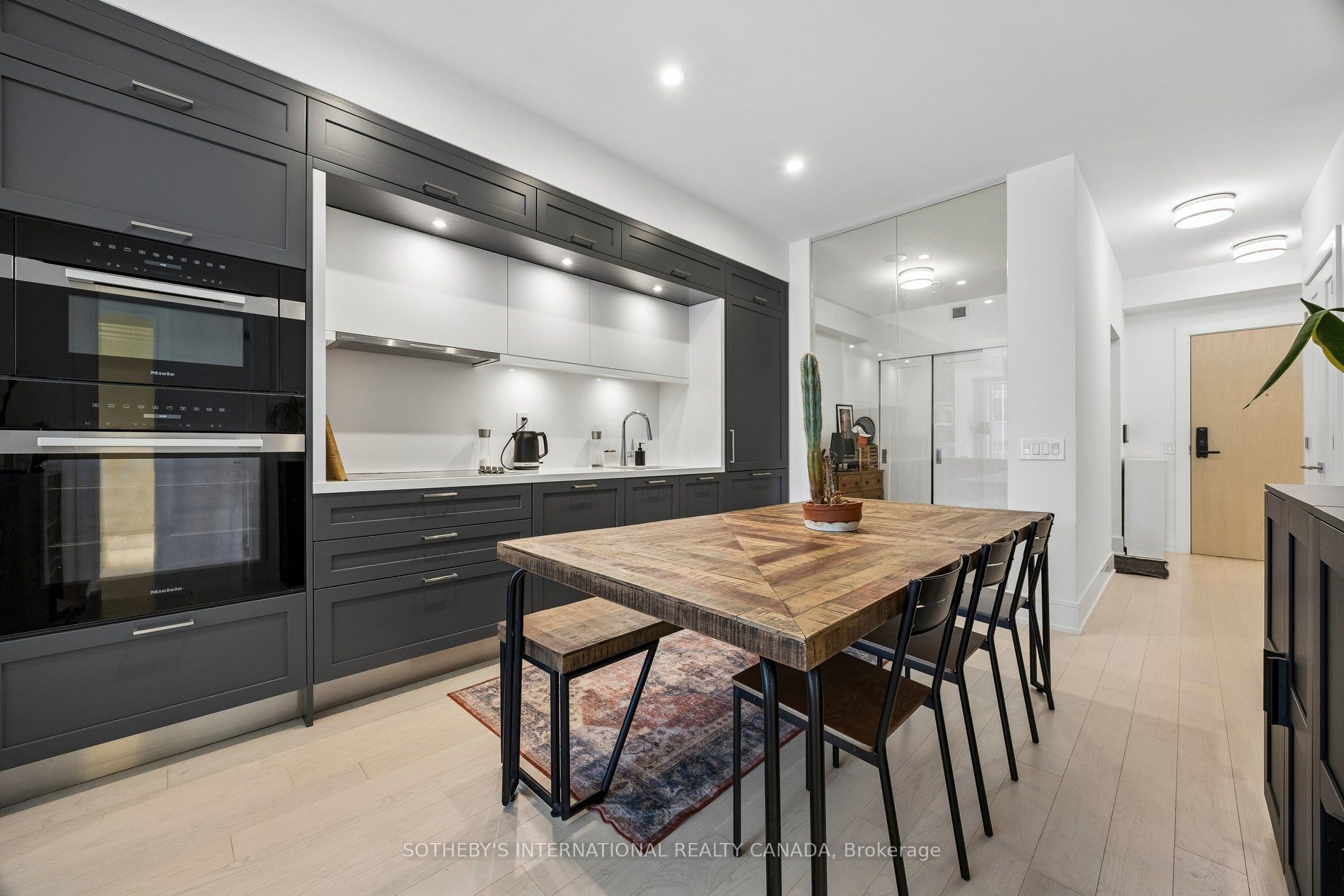 155 Merchants' Wharf 323 Property Photo 7