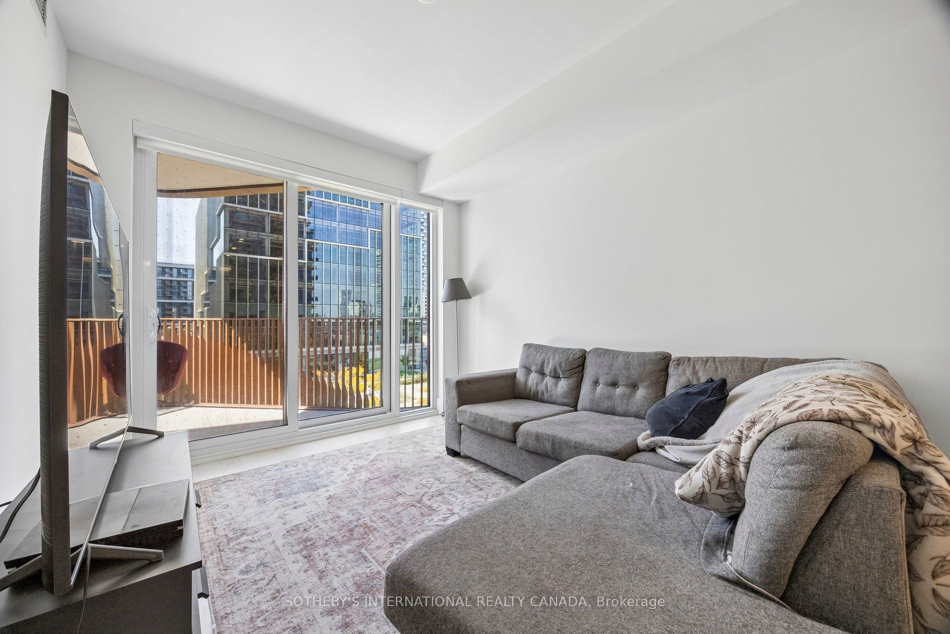 155 Merchants' Wharf 323 Property Photo 10