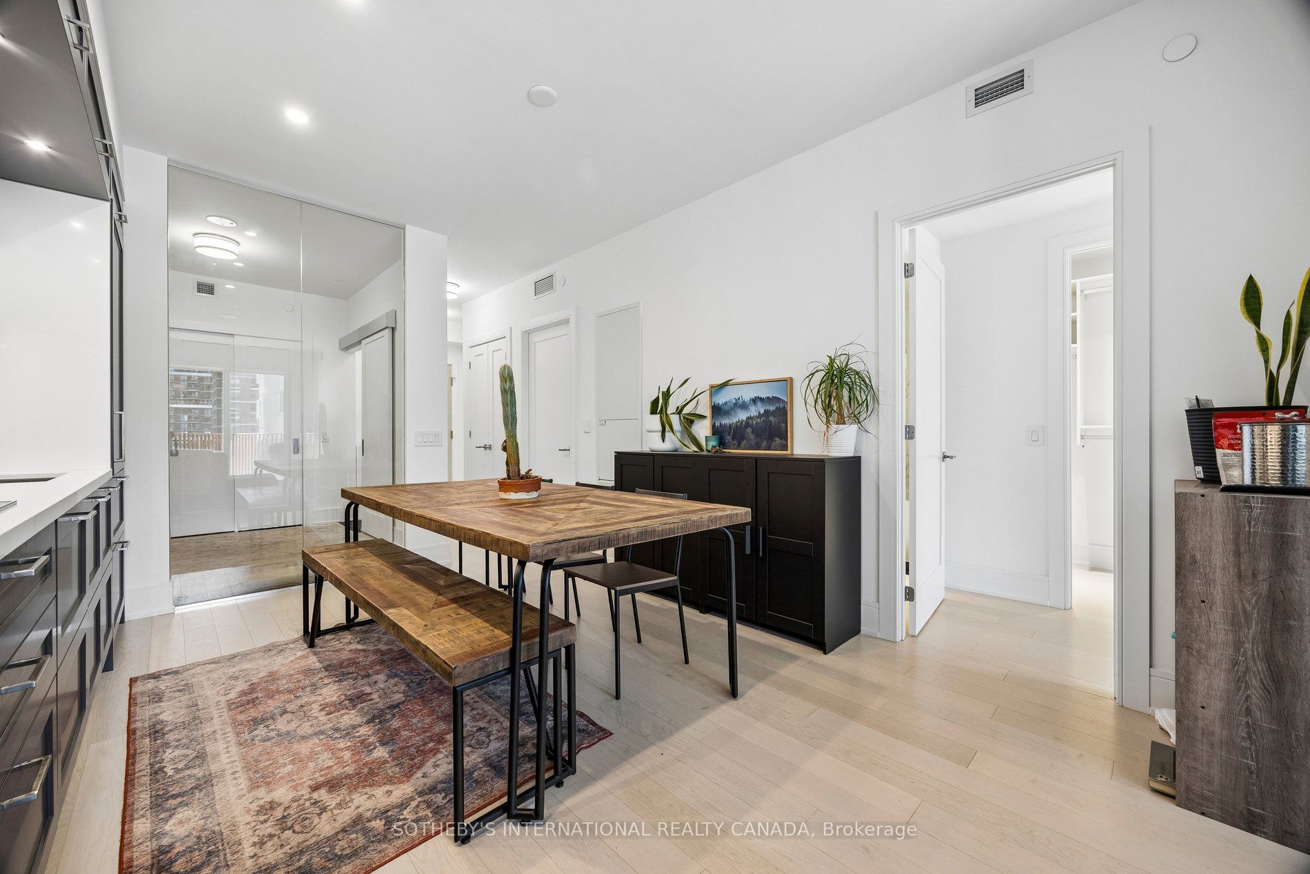 155 Merchants' Wharf 323 Property Photo 15