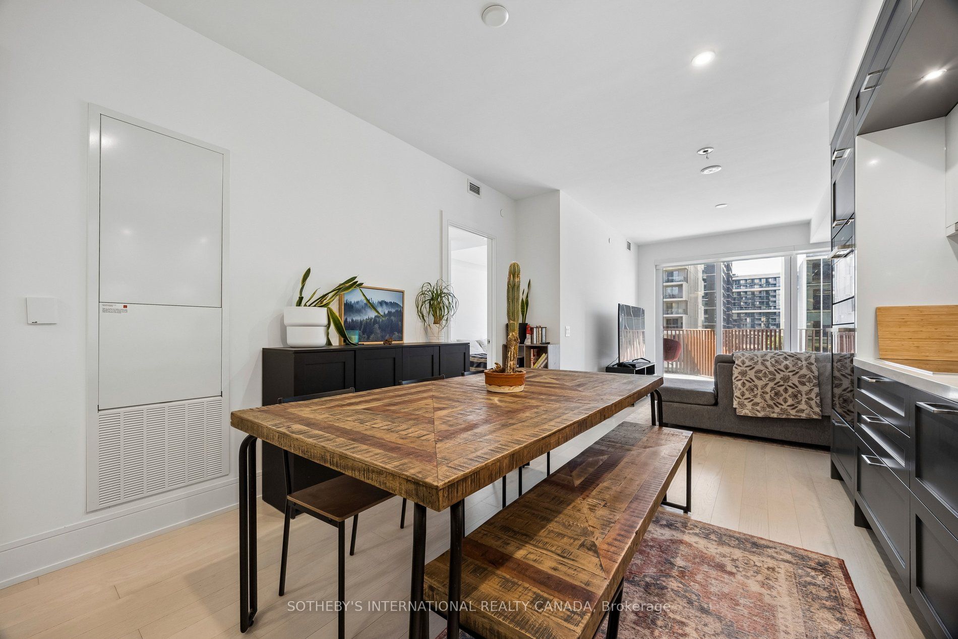 155 Merchants' Wharf 323 Property Photo 16