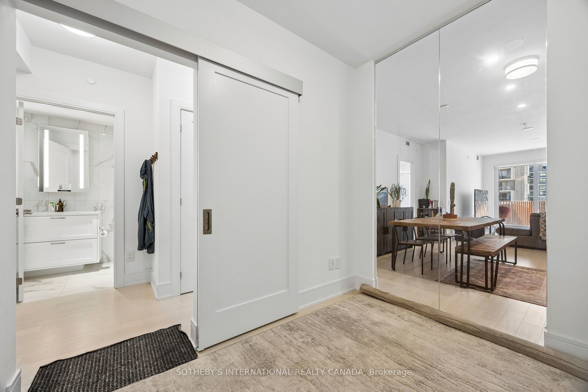 155 Merchants' Wharf 323 Property Photo 17
