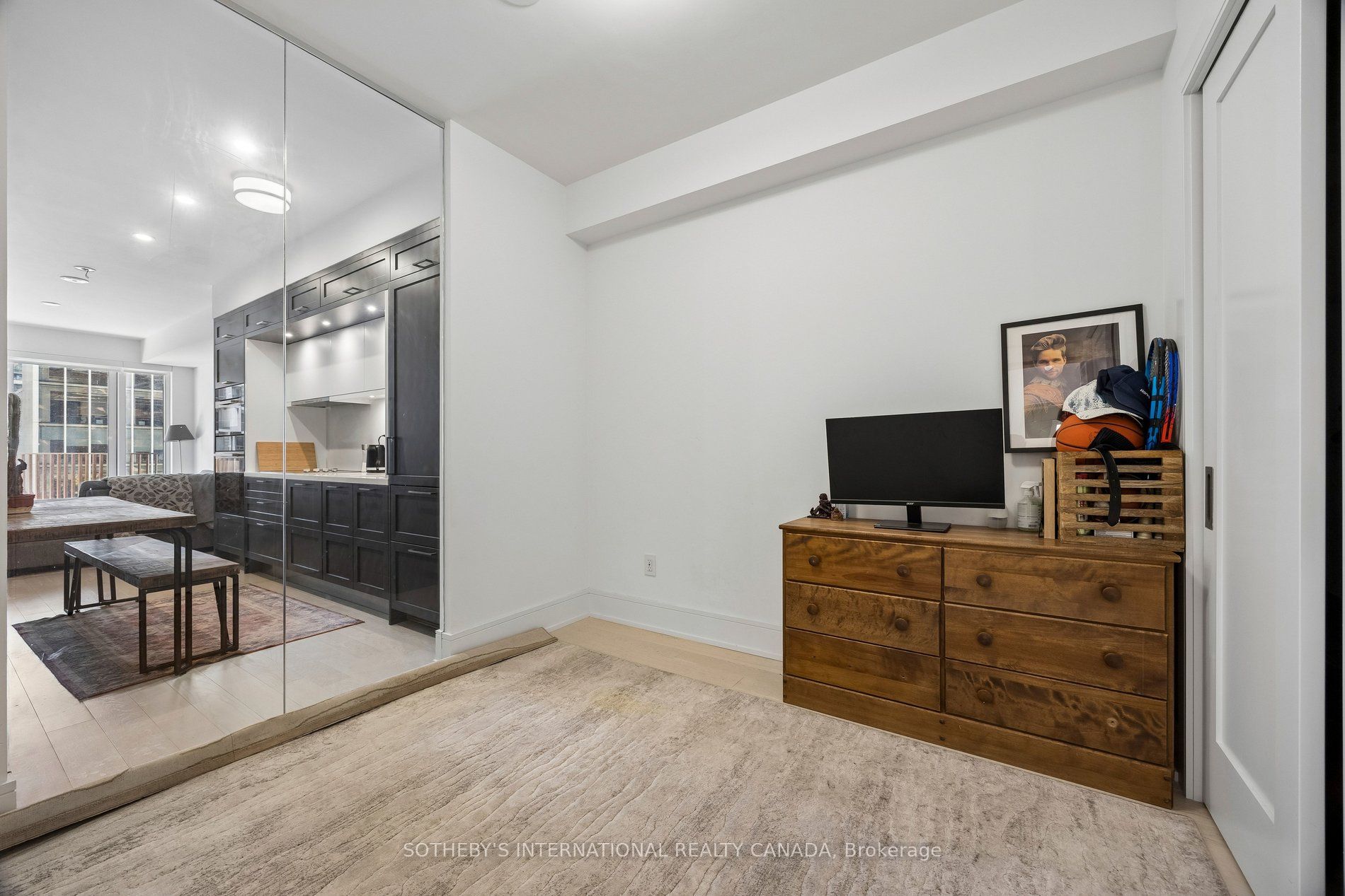 155 Merchants' Wharf 323 Property Photo 18