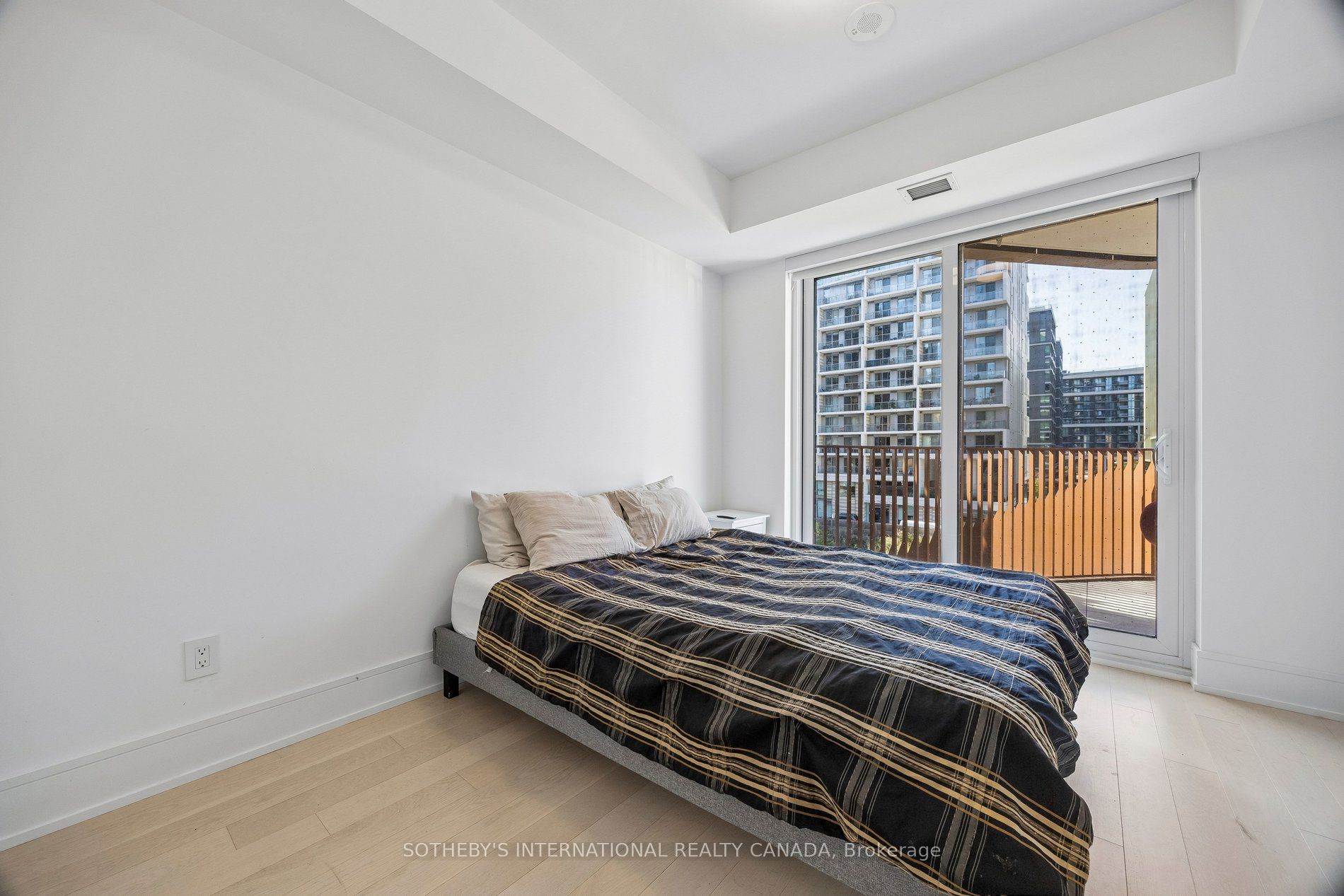 155 Merchants' Wharf 323 Property Photo 20