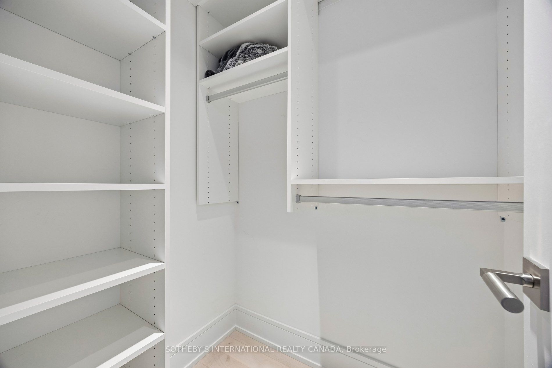 155 Merchants' Wharf 323 Property Photo 23