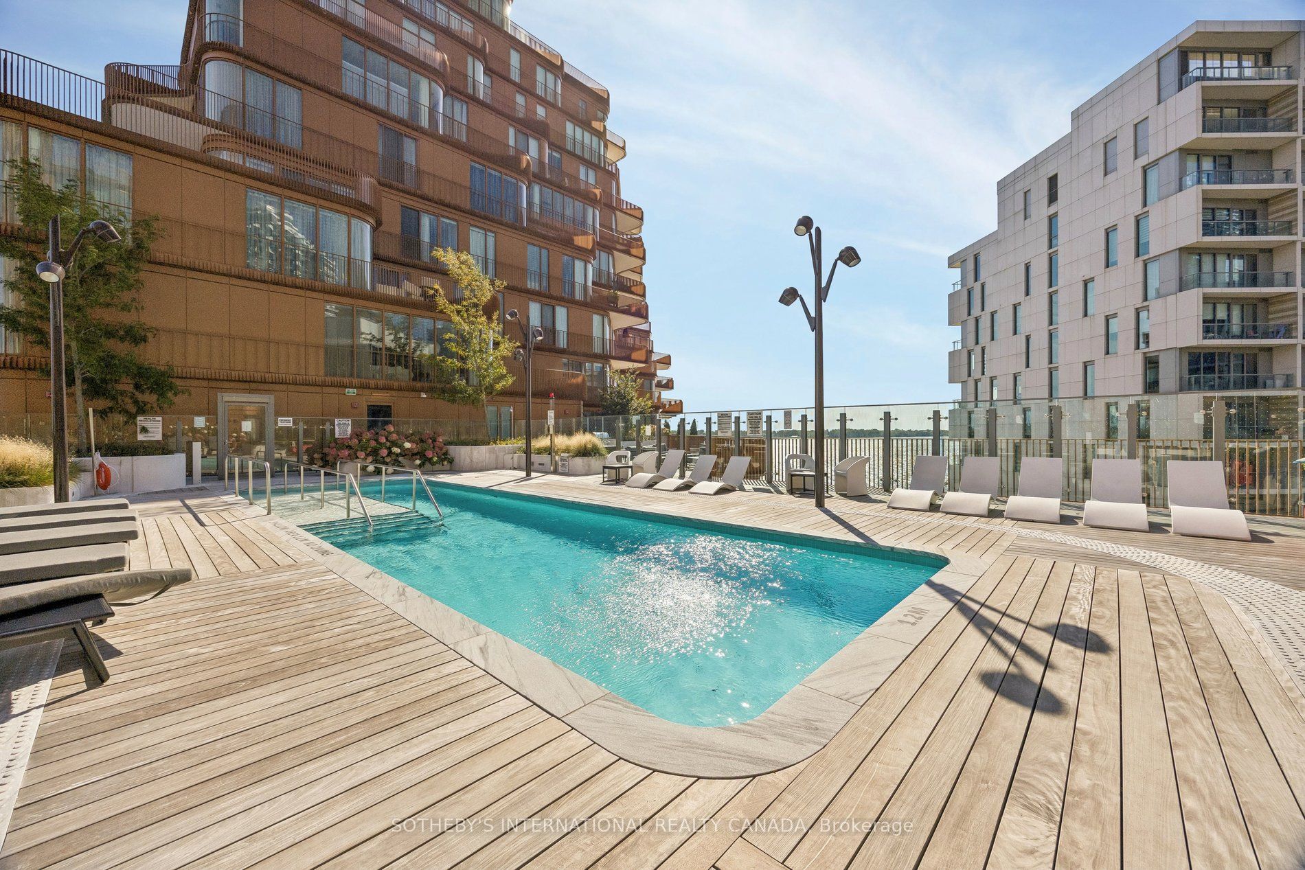 155 Merchants' Wharf 323 Property Photo 31