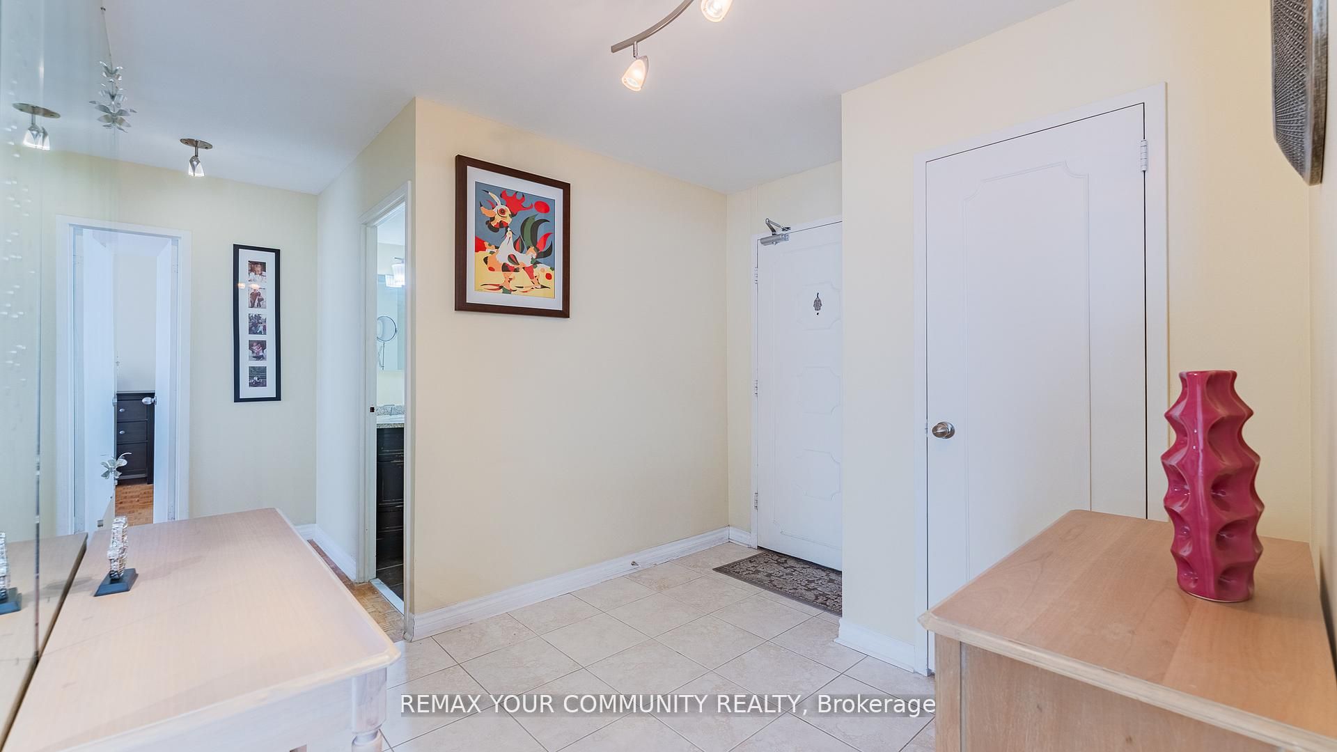 115 Antibes Drive 702 Property Photo 2