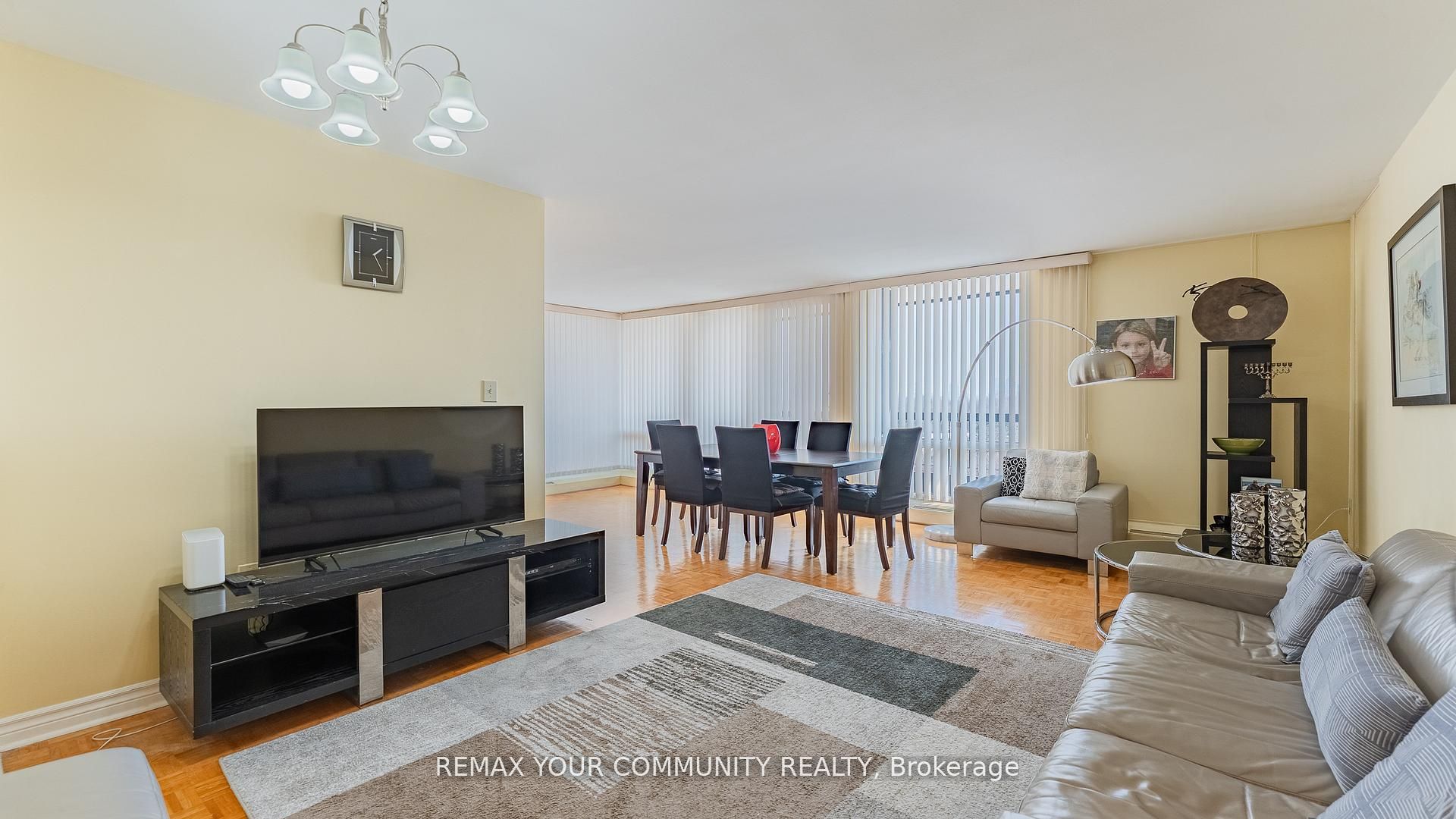 115 Antibes Drive 702 Property Photo 10