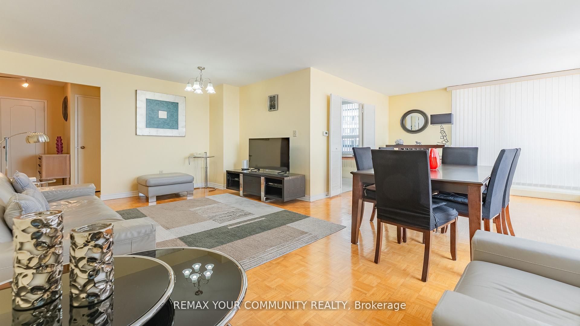 115 Antibes Drive 702 Property Photo 13