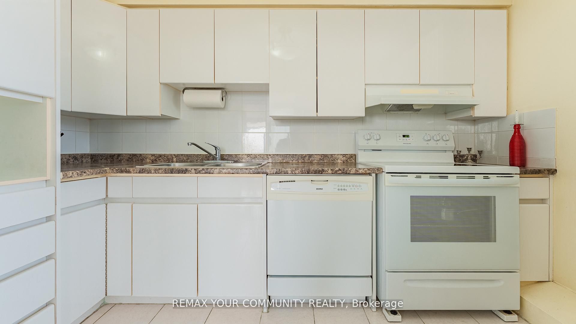 115 Antibes Drive 702 Property Photo 19