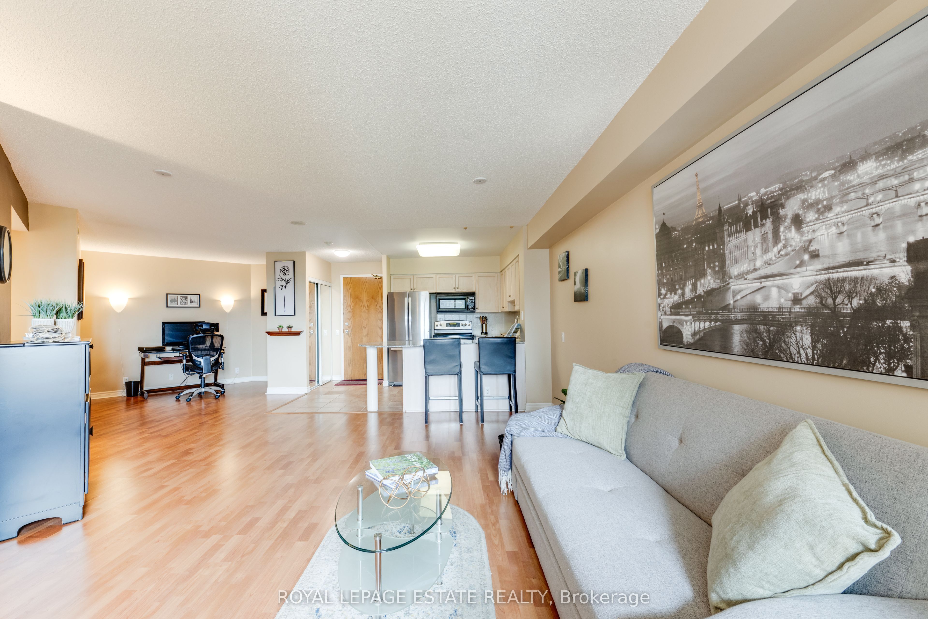 1720 Eglinton Avenue E 623 Property Photo 3