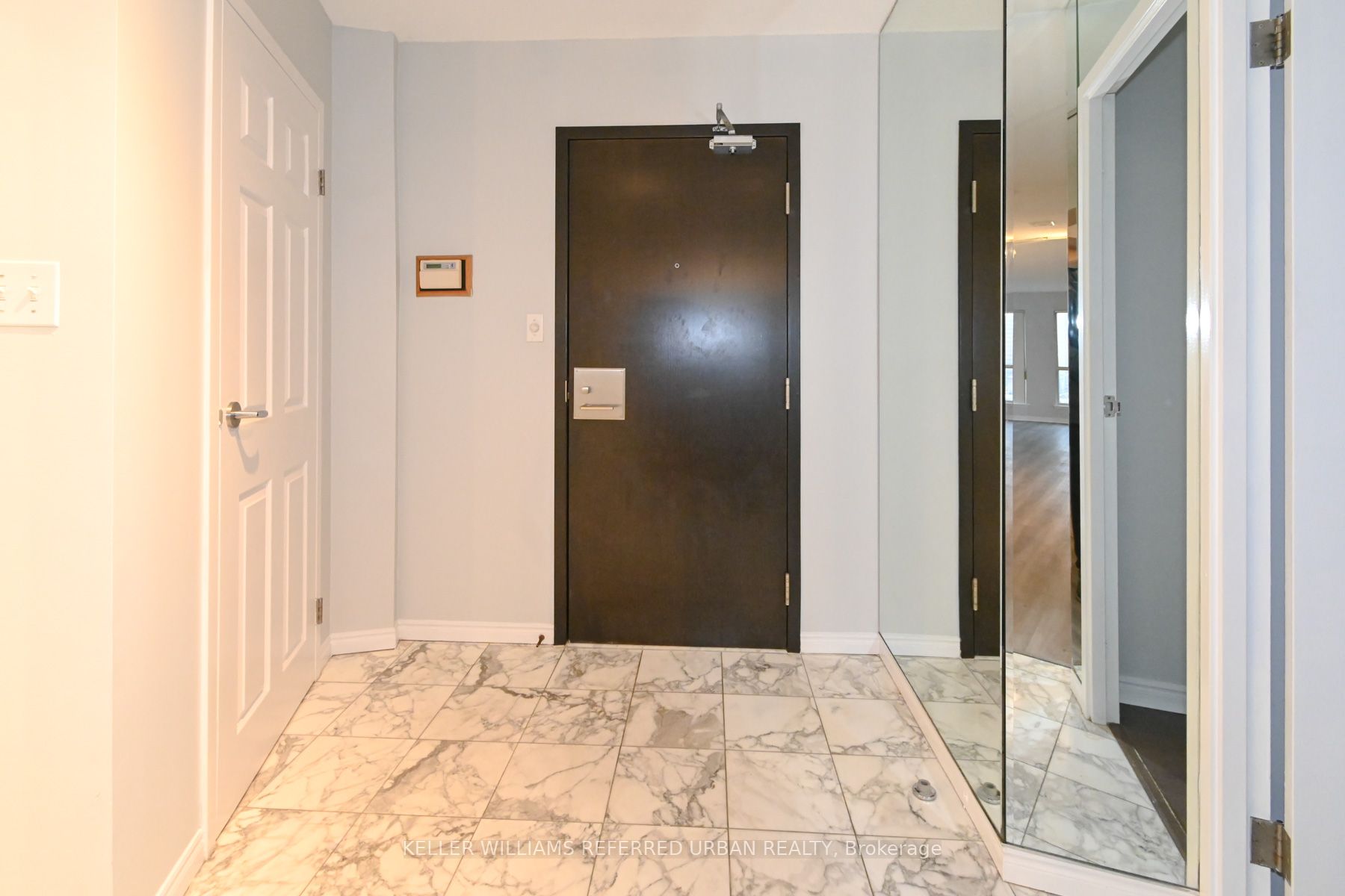 25 The Esplanade 1604 Property Photo 9