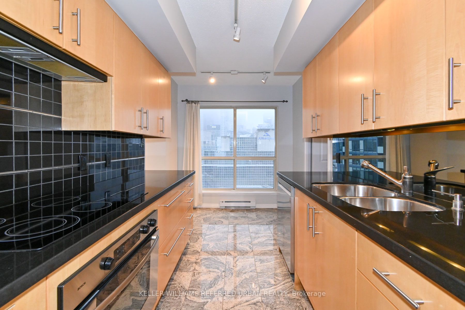 25 The Esplanade 1604 Property Photo 11