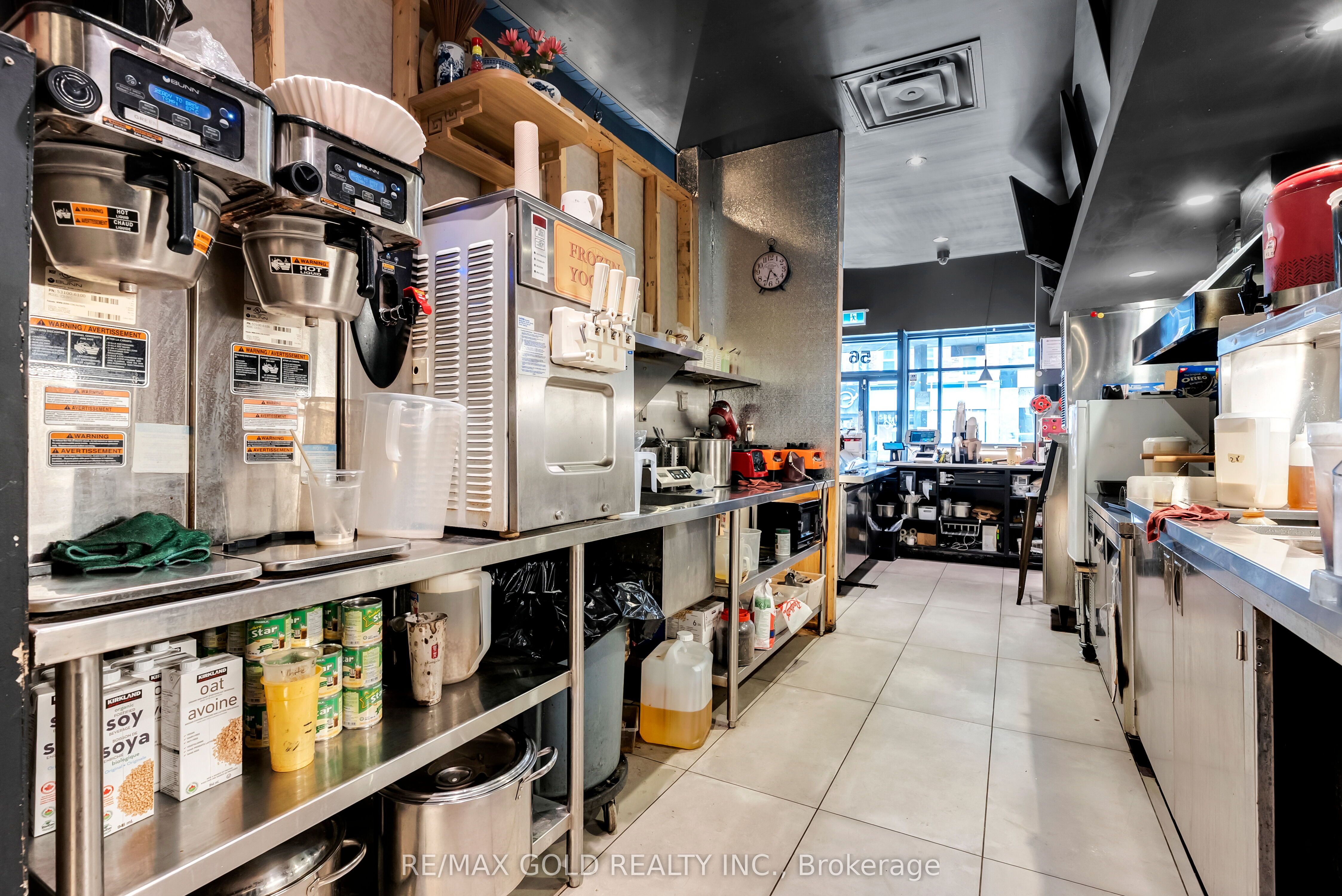 567 Yonge Street Property Photo 10