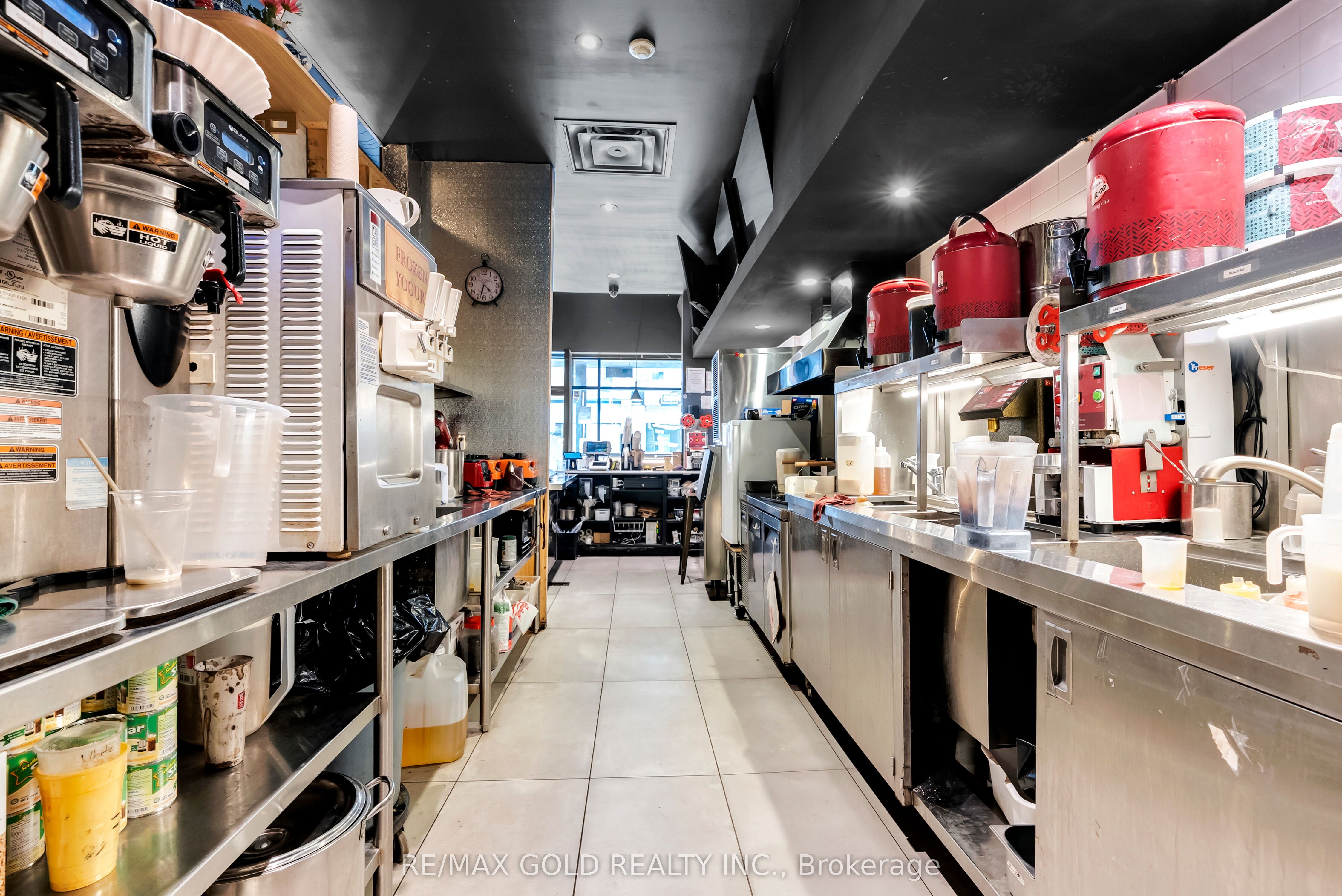 567 Yonge Street Property Photo 12
