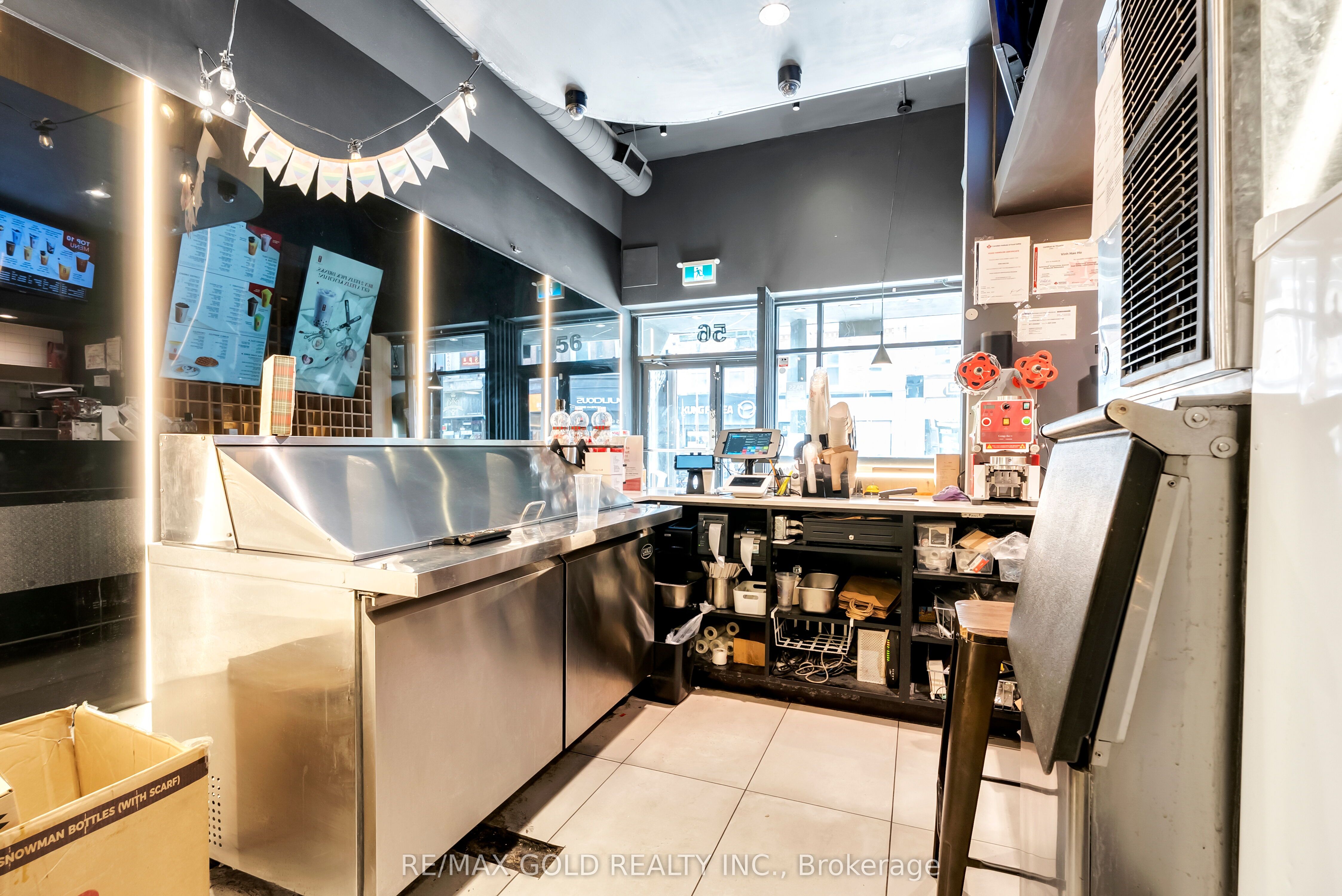 567 Yonge Street Property Photo 14