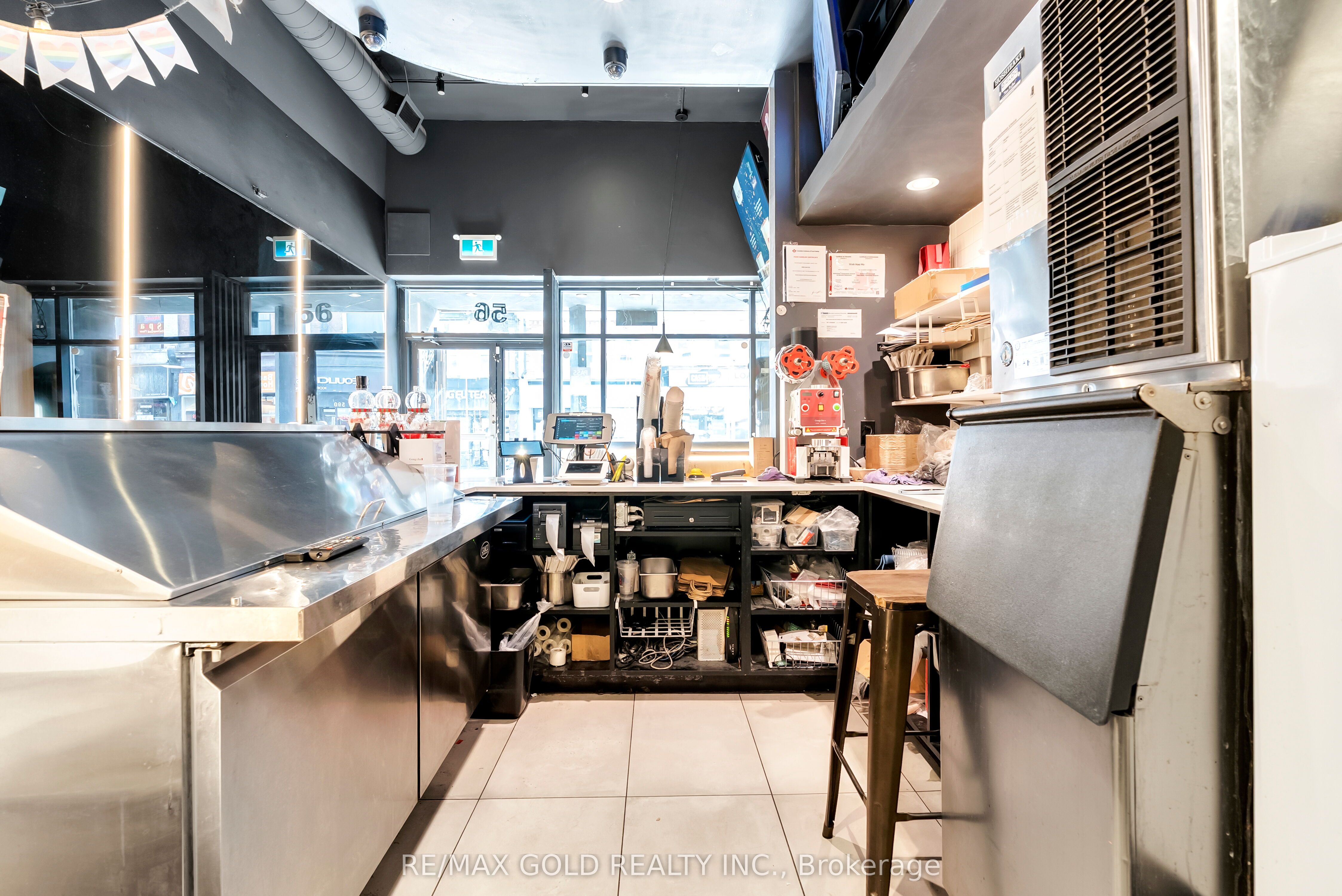 567 Yonge Street Property Photo 15