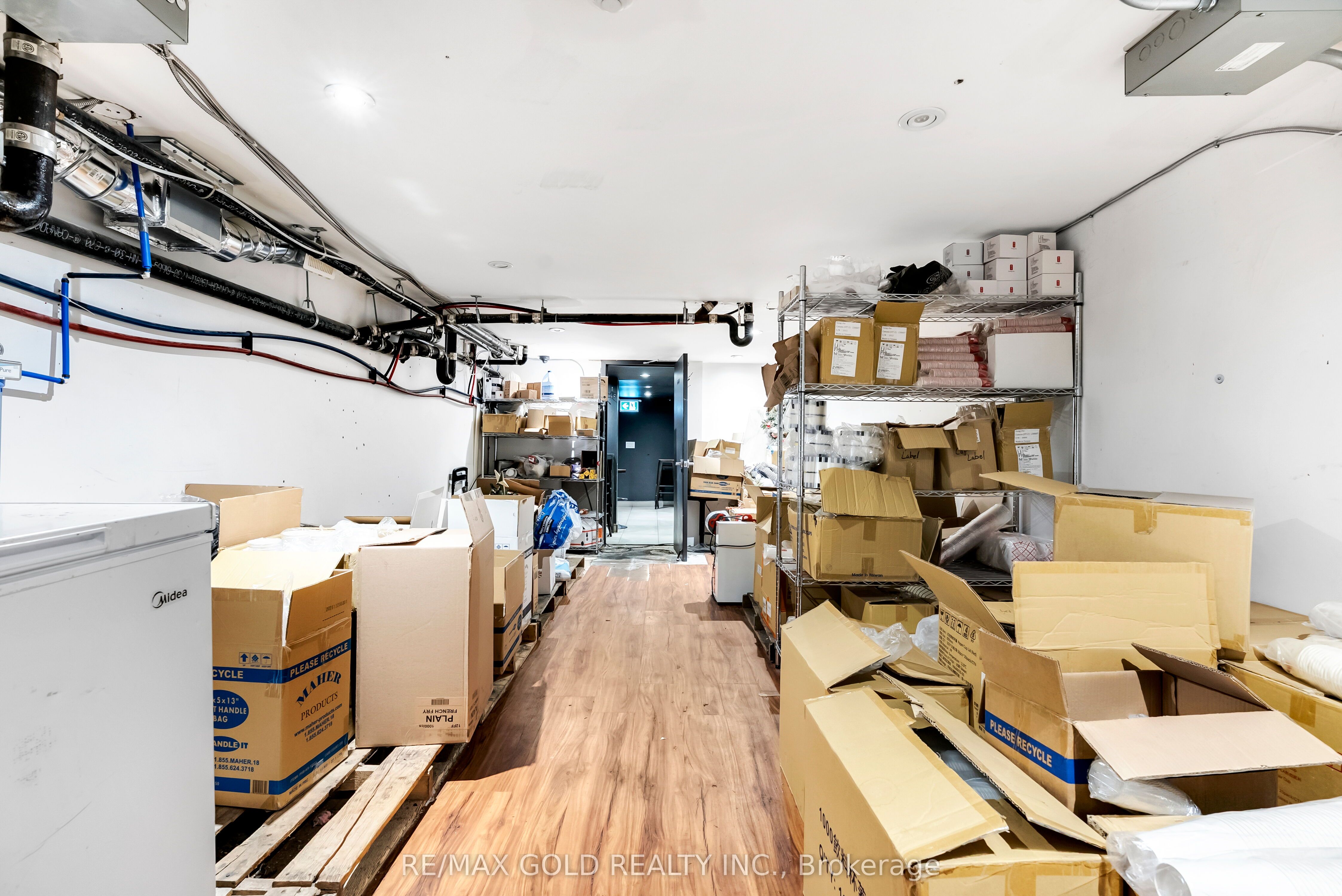 567 Yonge Street Property Photo 17