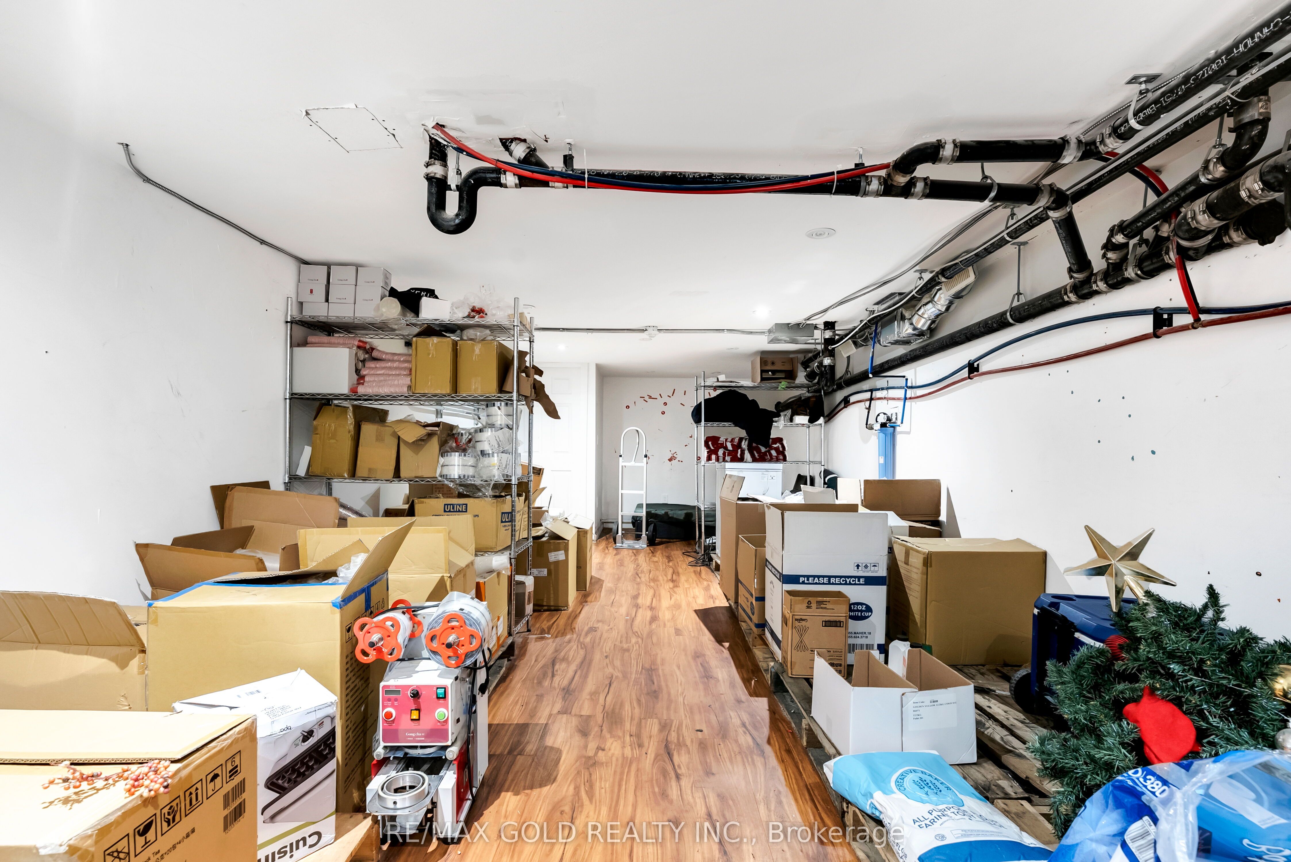 567 Yonge Street Property Photo 18