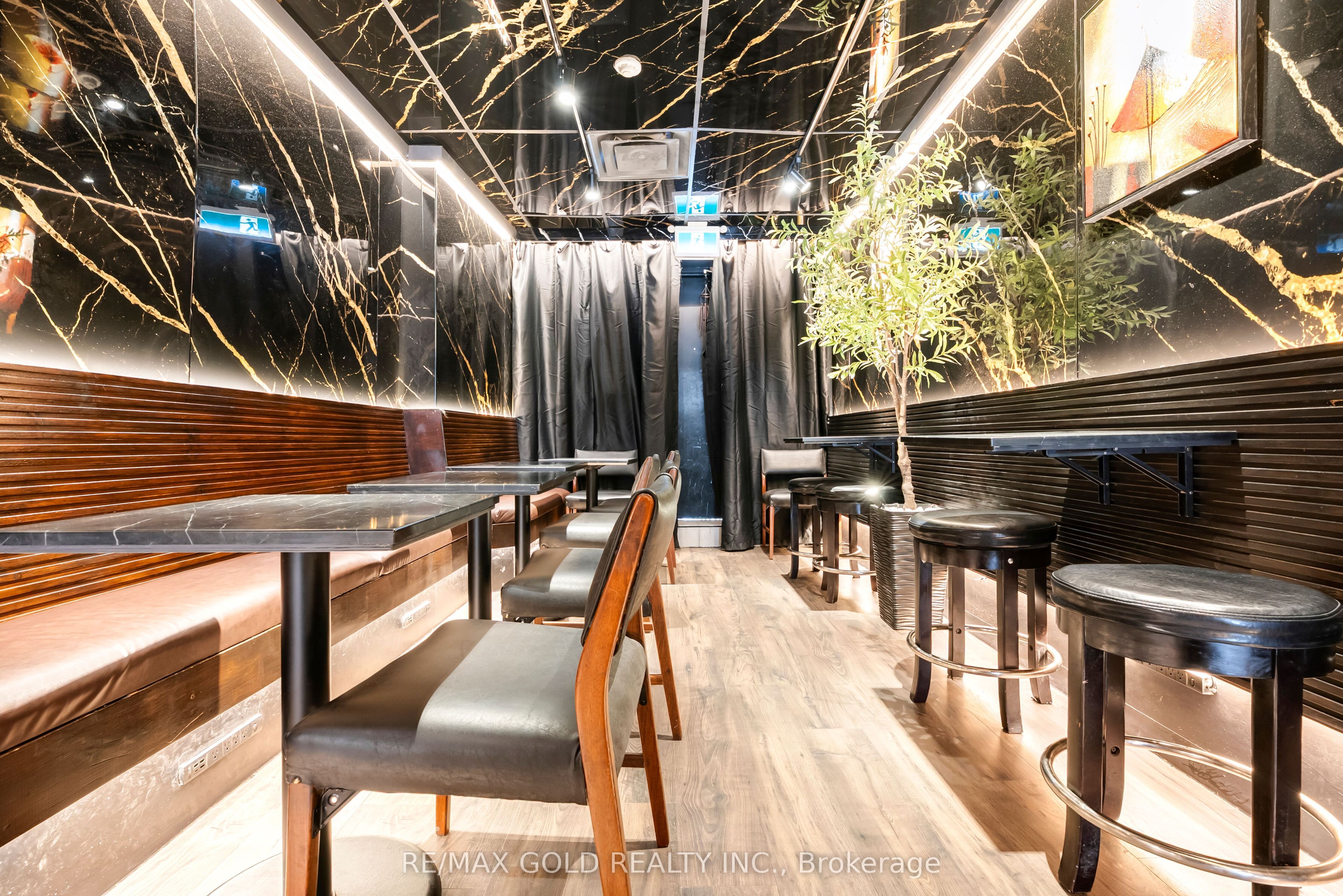 567 Yonge Street Property Photo 25