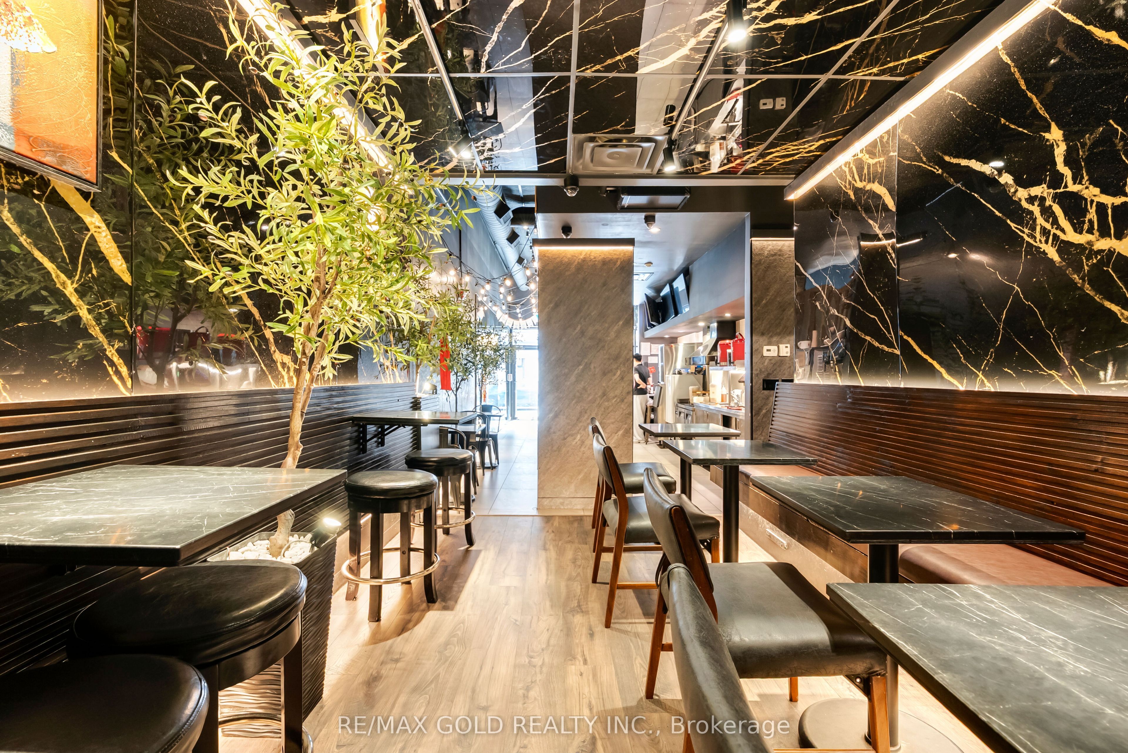 567 Yonge Street Property Photo 27