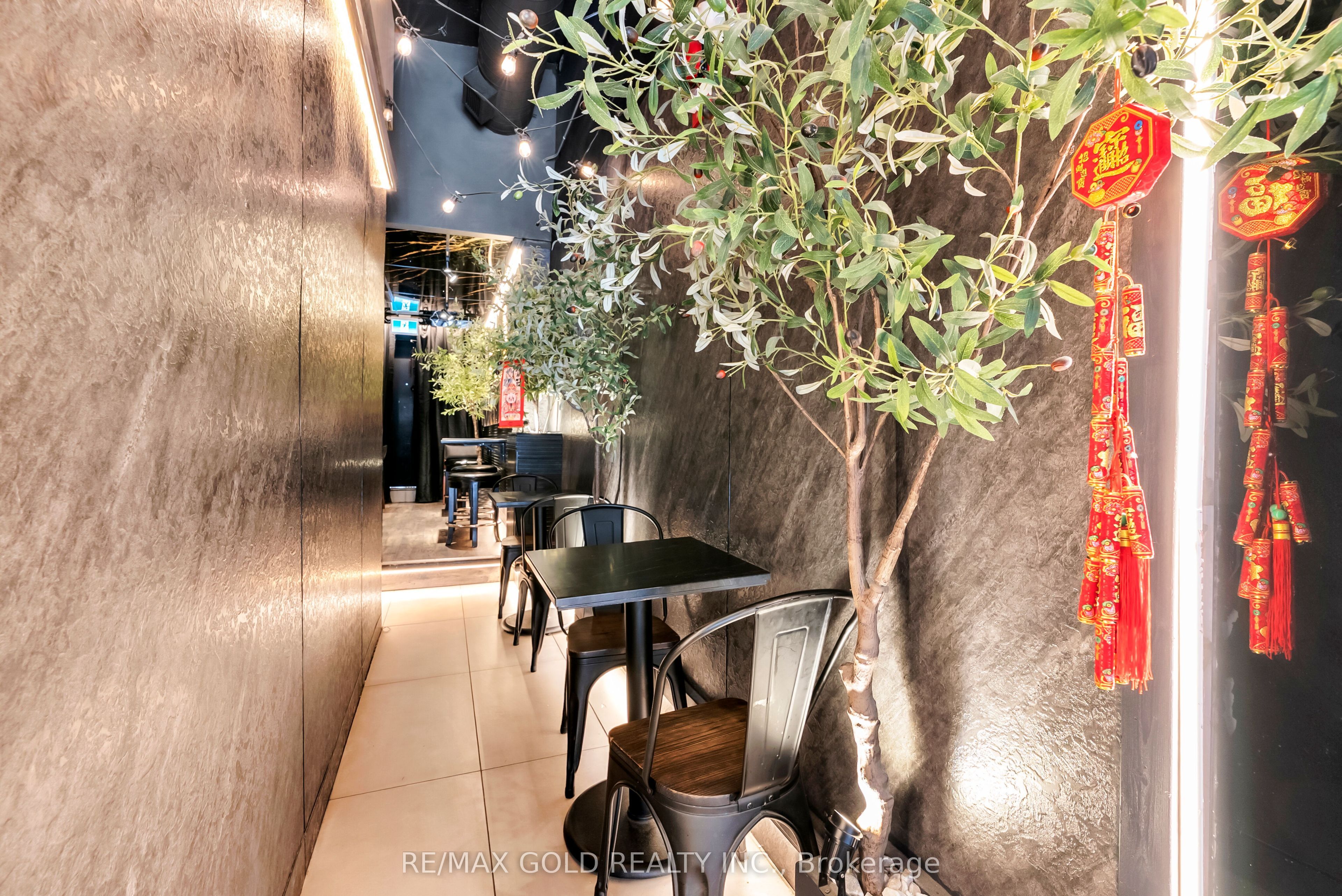 567 Yonge Street Property Photo 29